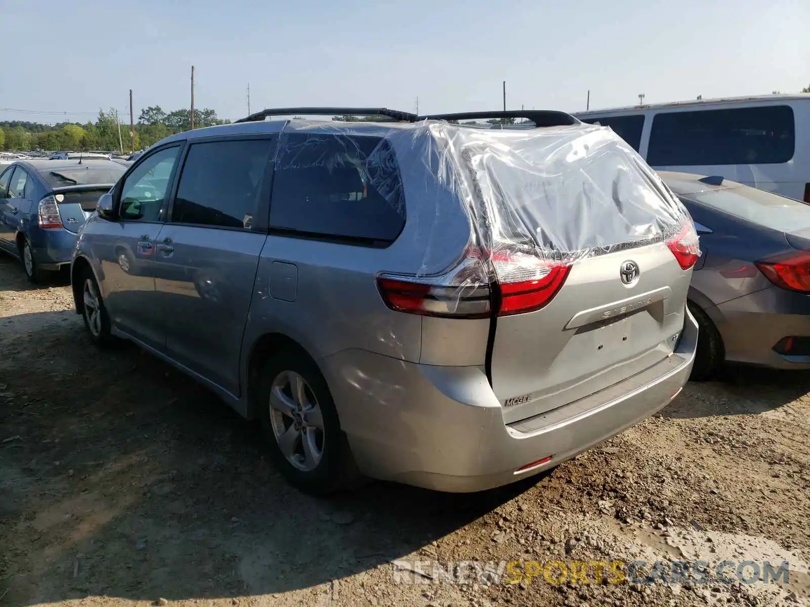 3 Фотография поврежденного автомобиля 5TDKZ3DC1KS973473 TOYOTA SIENNA 2019