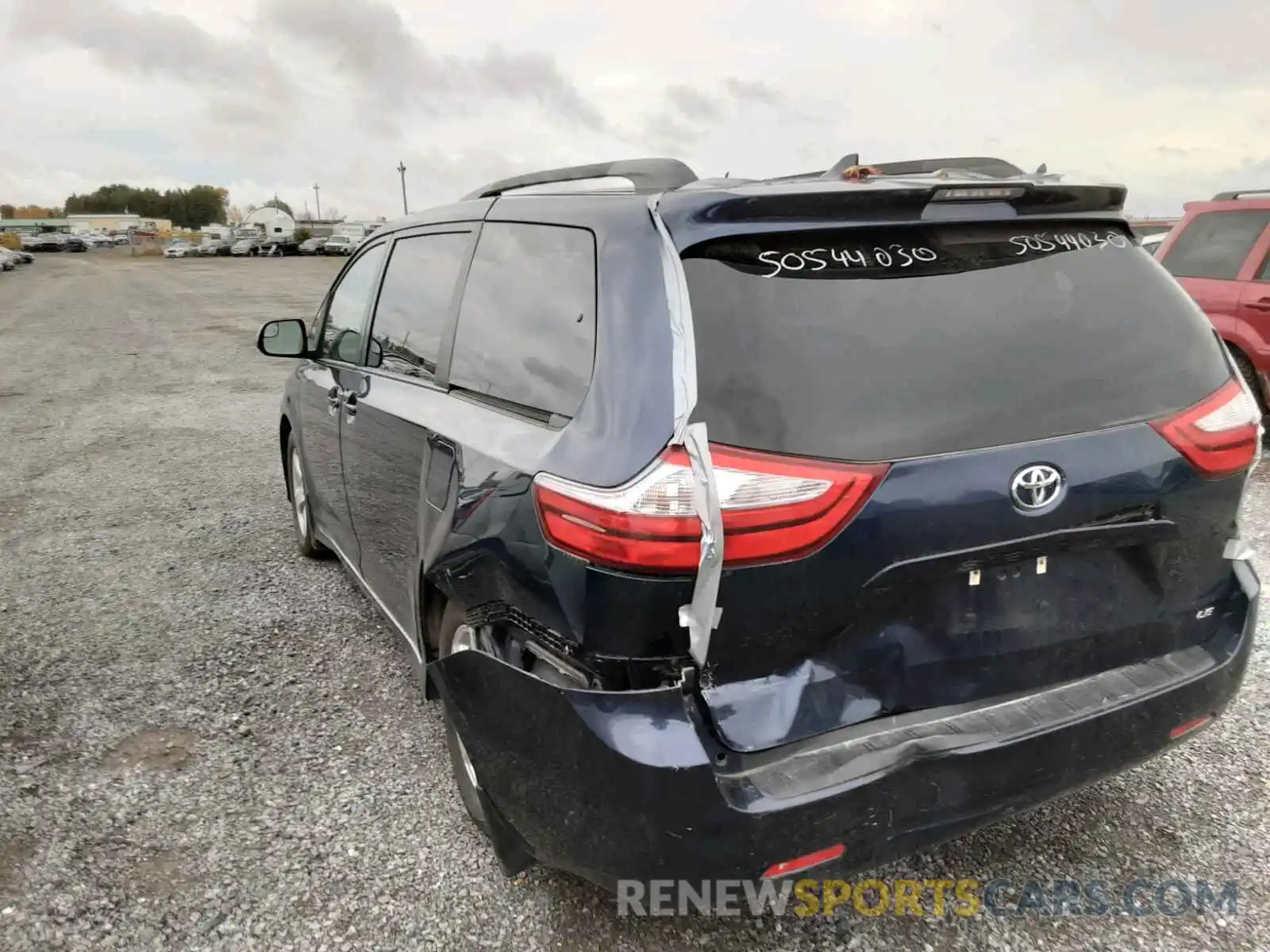 3 Фотография поврежденного автомобиля 5TDKZ3DC1KS990595 TOYOTA SIENNA 2019