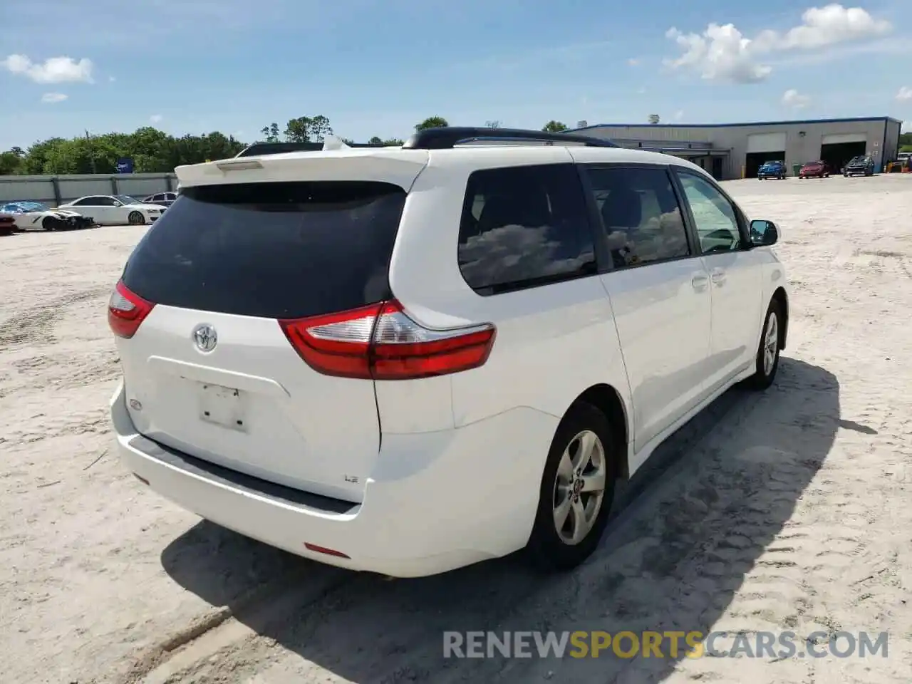 4 Фотография поврежденного автомобиля 5TDKZ3DC1KS992296 TOYOTA SIENNA 2019