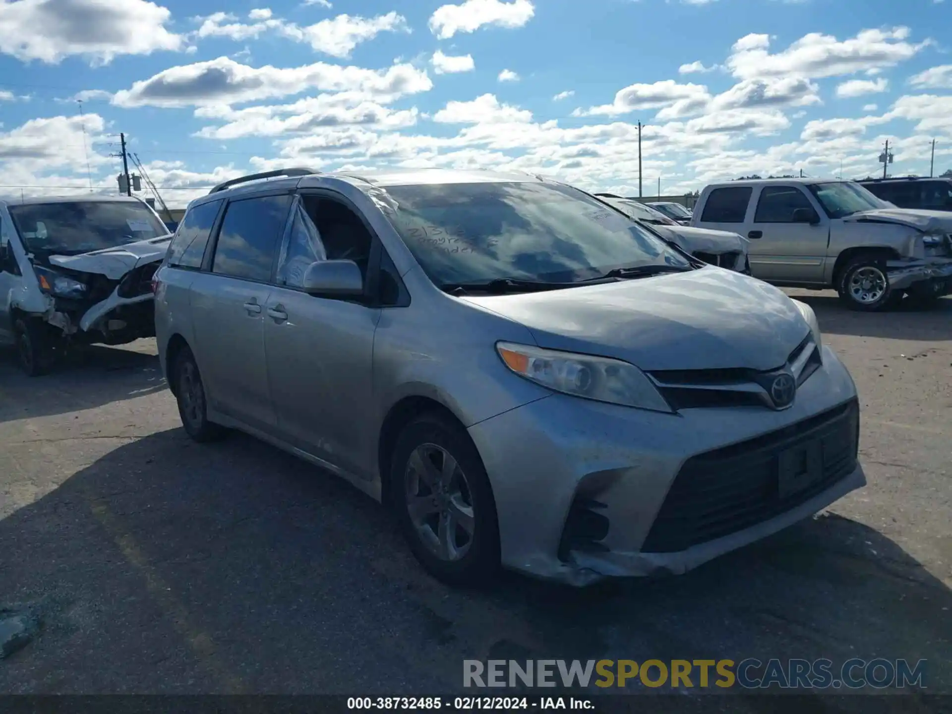 1 Photograph of a damaged car 5TDKZ3DC1KS992783 TOYOTA SIENNA 2019