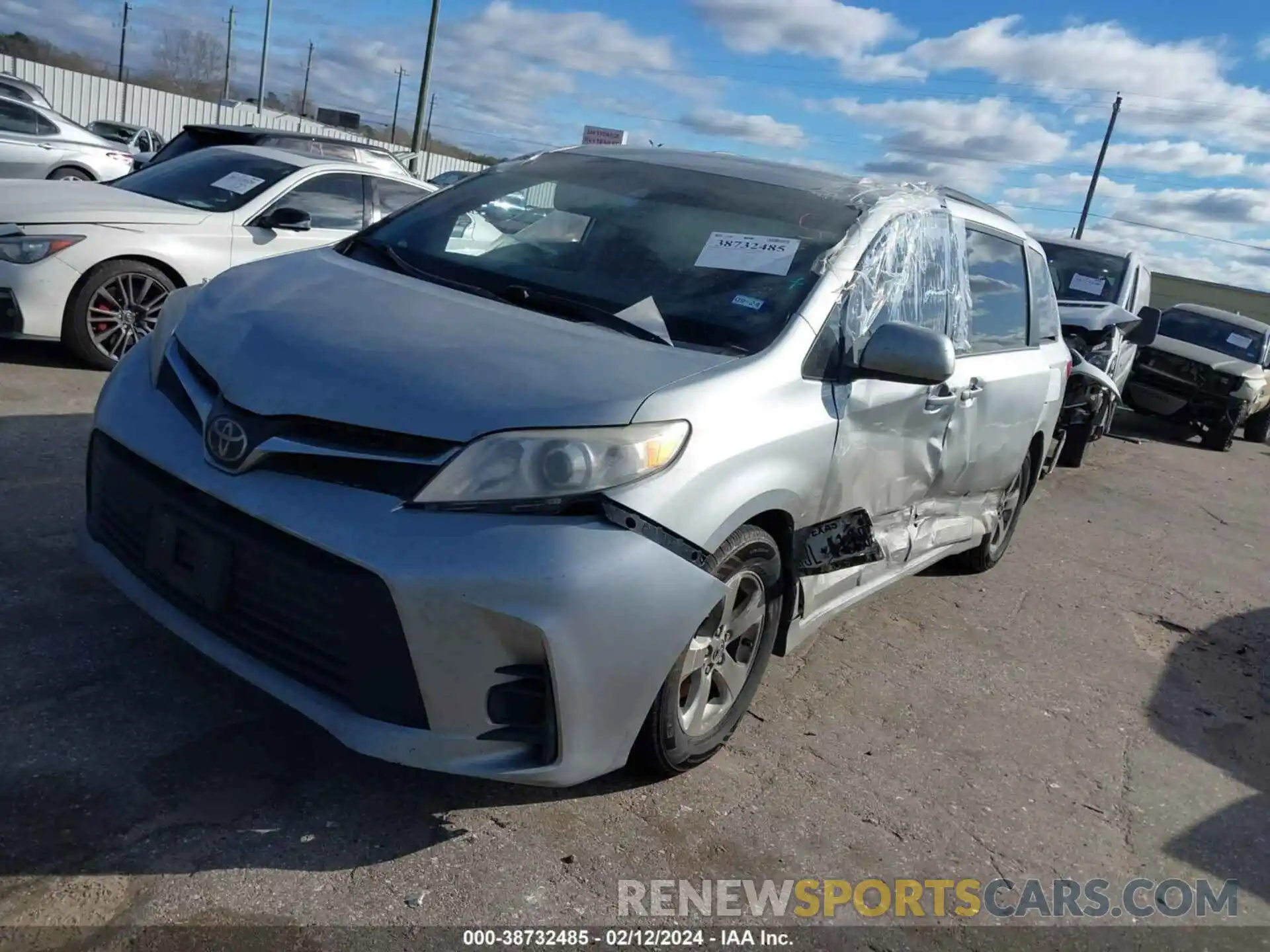 2 Фотография поврежденного автомобиля 5TDKZ3DC1KS992783 TOYOTA SIENNA 2019