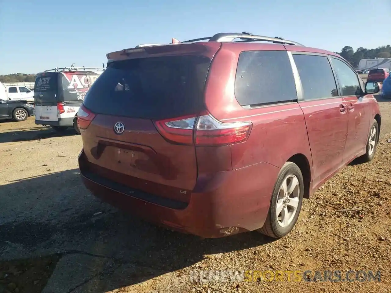 4 Photograph of a damaged car 5TDKZ3DC1KS994257 TOYOTA SIENNA 2019