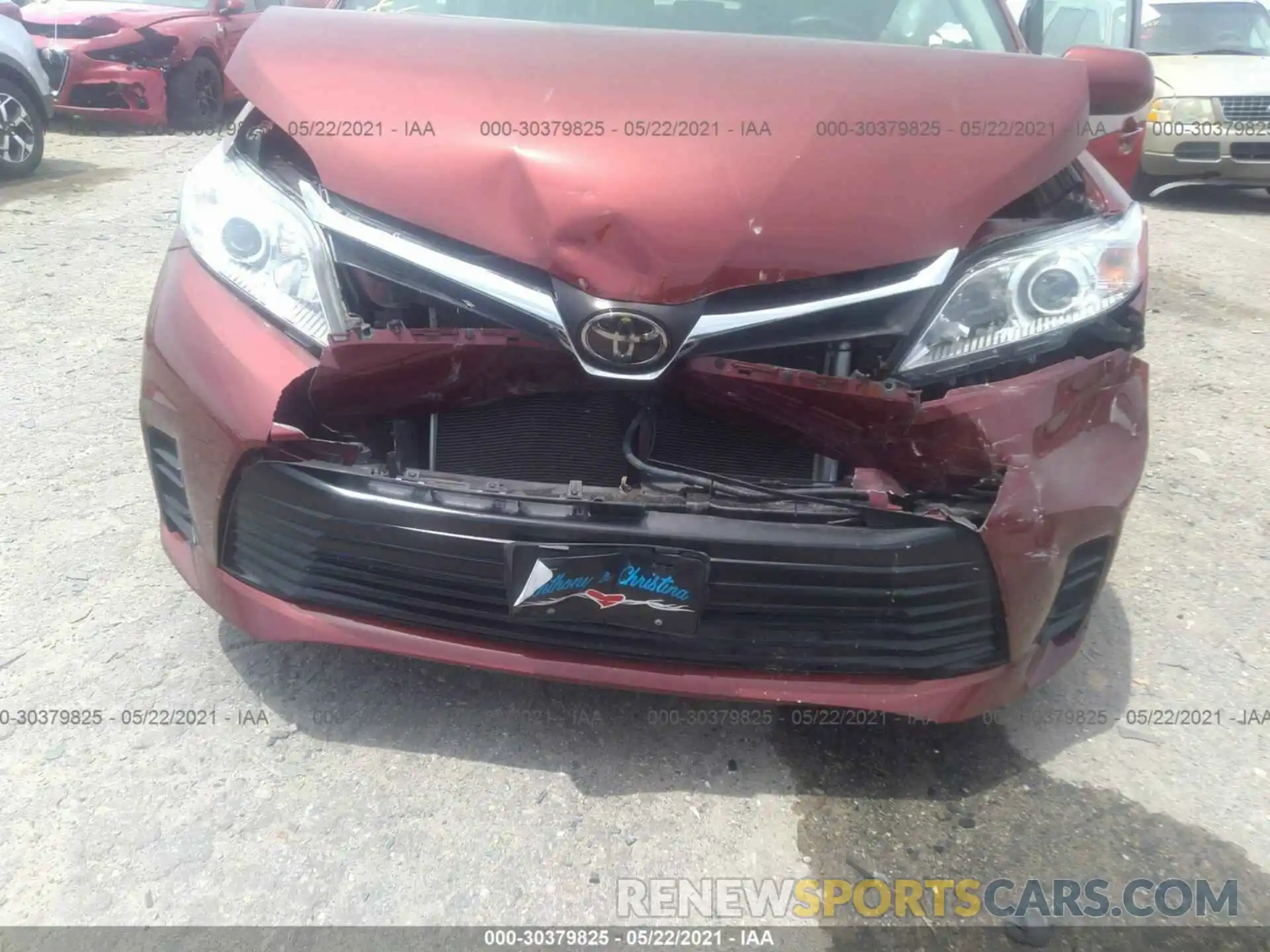 6 Photograph of a damaged car 5TDKZ3DC1KS995876 TOYOTA SIENNA 2019