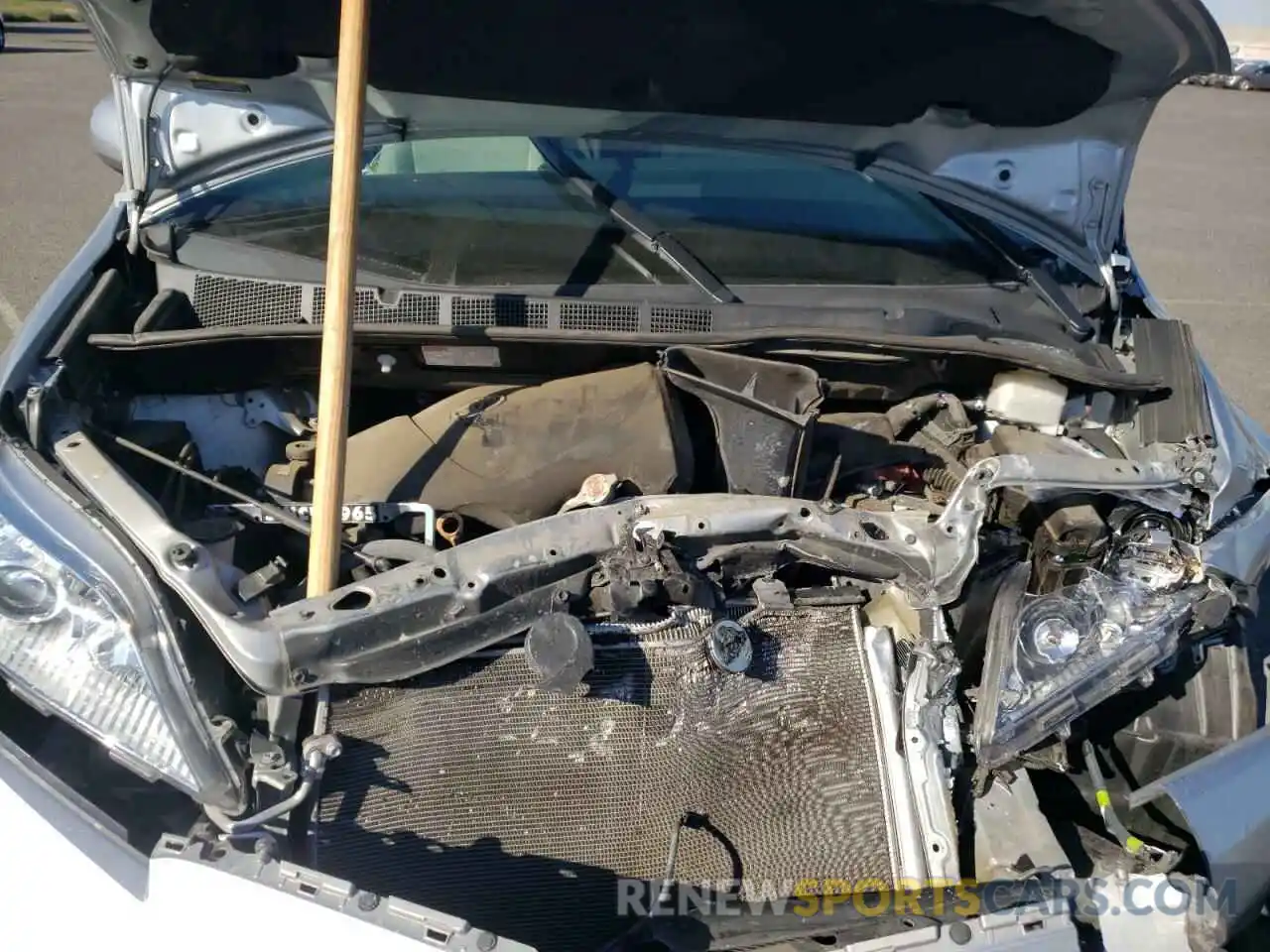 7 Photograph of a damaged car 5TDKZ3DC1KS997661 TOYOTA SIENNA 2019