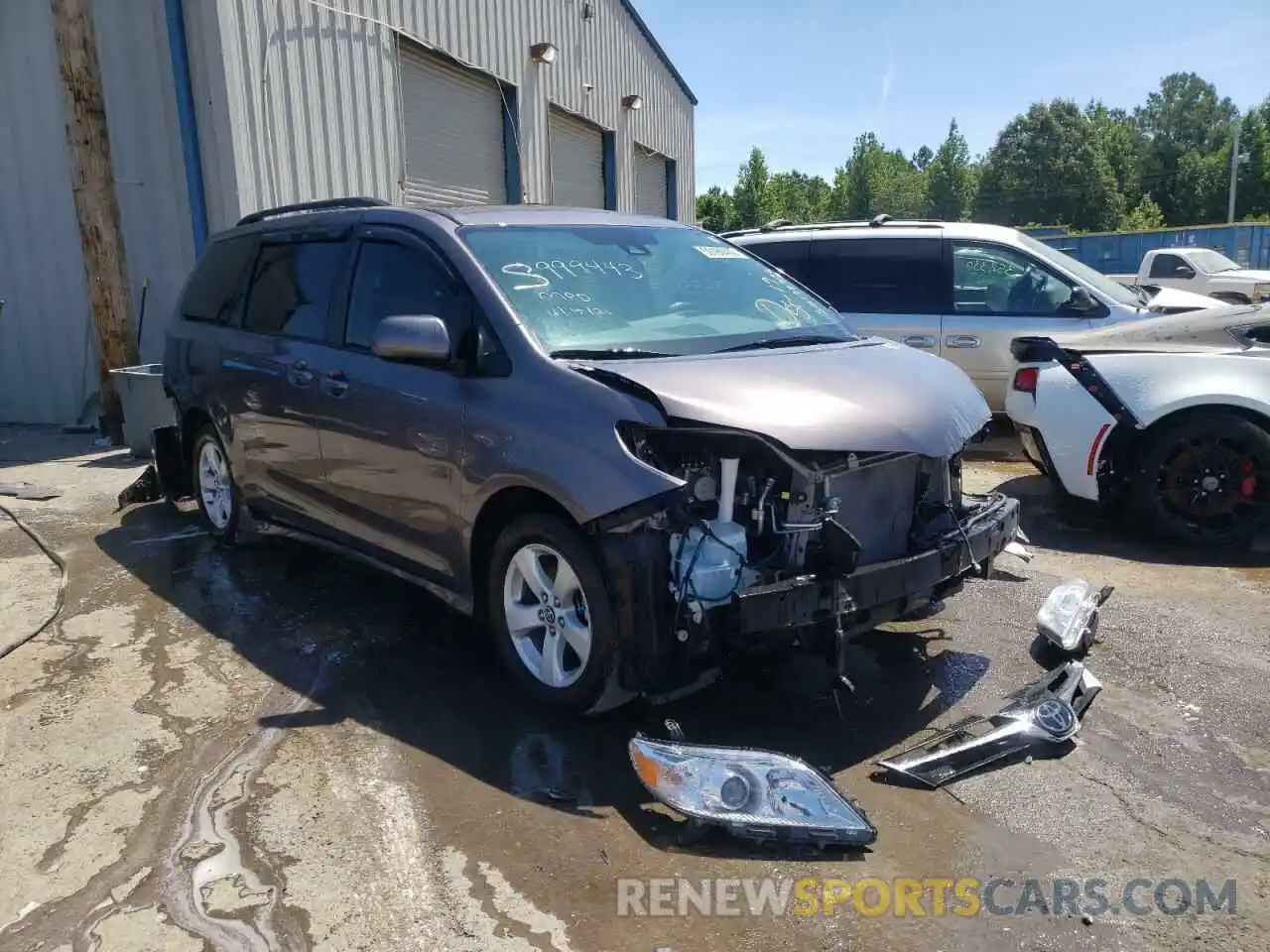 1 Photograph of a damaged car 5TDKZ3DC1KS999443 TOYOTA SIENNA 2019