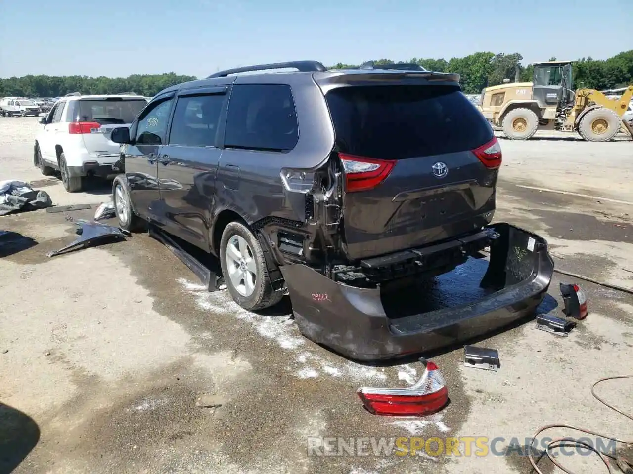 3 Photograph of a damaged car 5TDKZ3DC1KS999443 TOYOTA SIENNA 2019