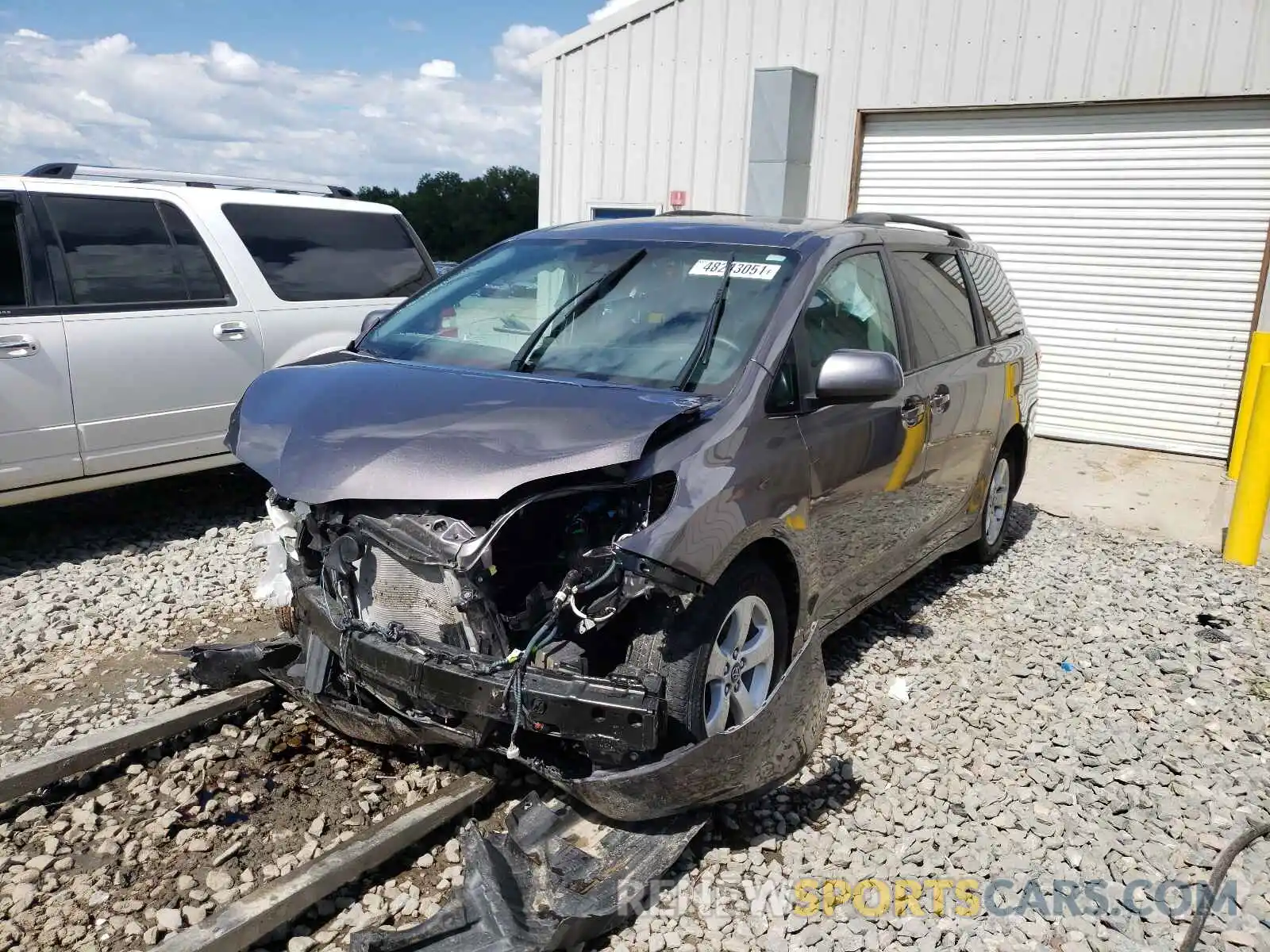 2 Photograph of a damaged car 5TDKZ3DC2KS001087 TOYOTA SIENNA 2019