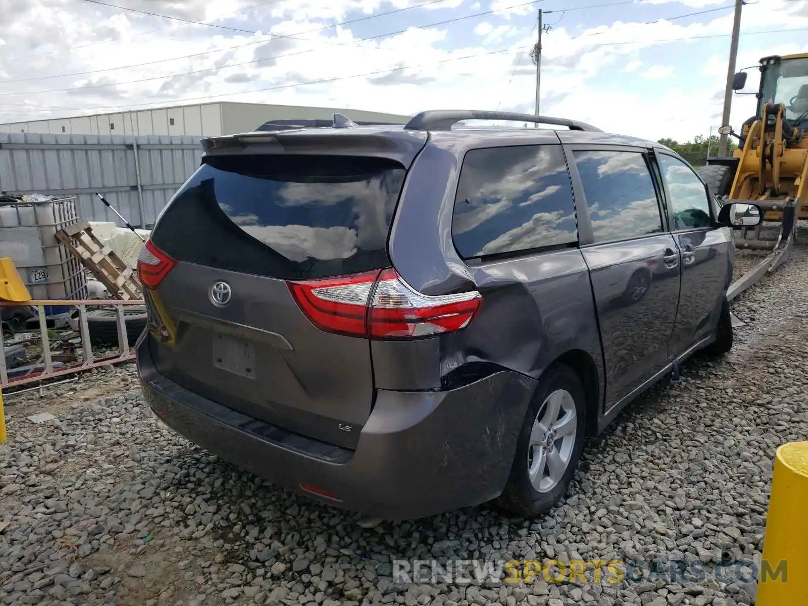 4 Фотография поврежденного автомобиля 5TDKZ3DC2KS001087 TOYOTA SIENNA 2019