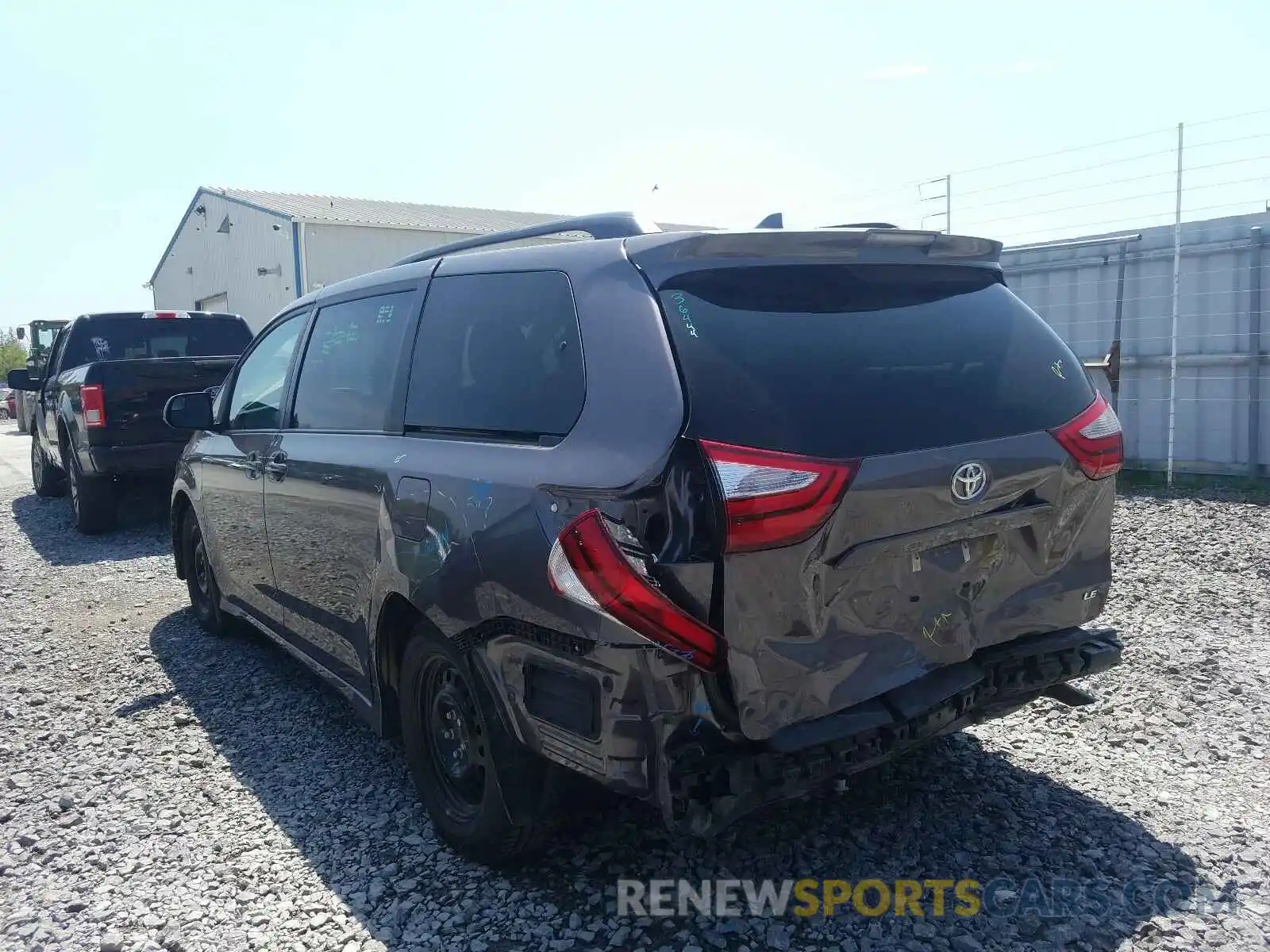 3 Фотография поврежденного автомобиля 5TDKZ3DC2KS003793 TOYOTA SIENNA 2019