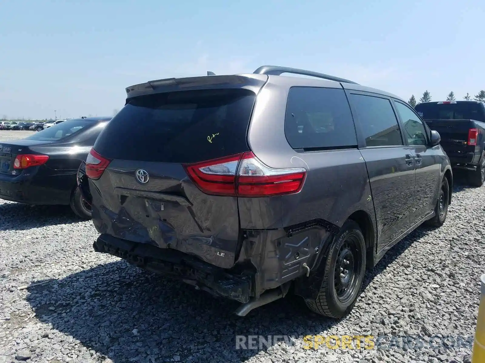 4 Фотография поврежденного автомобиля 5TDKZ3DC2KS003793 TOYOTA SIENNA 2019