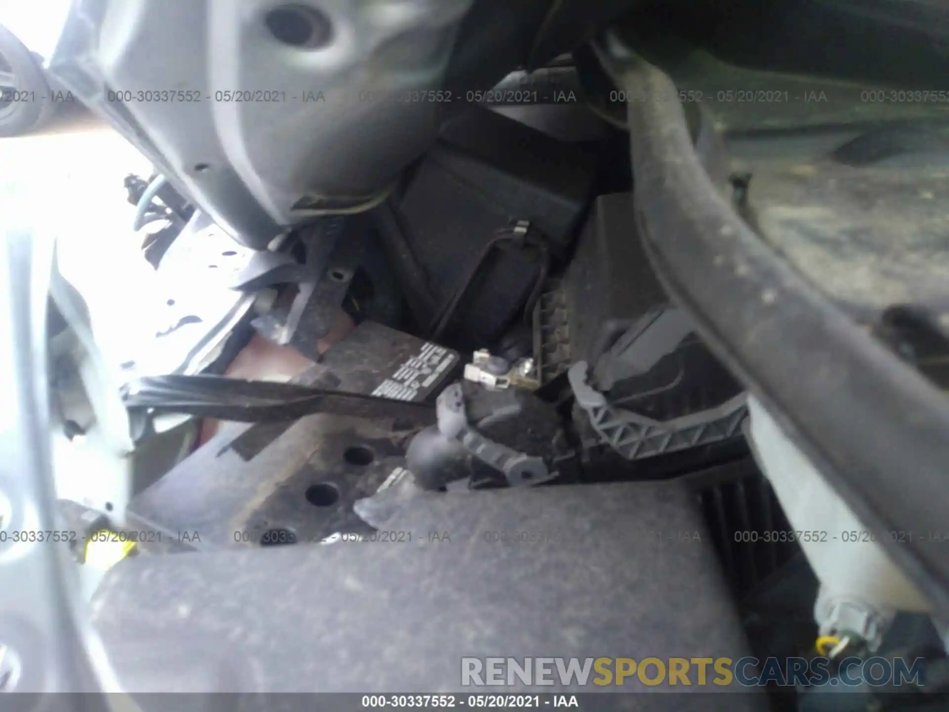 10 Photograph of a damaged car 5TDKZ3DC2KS004085 TOYOTA SIENNA 2019