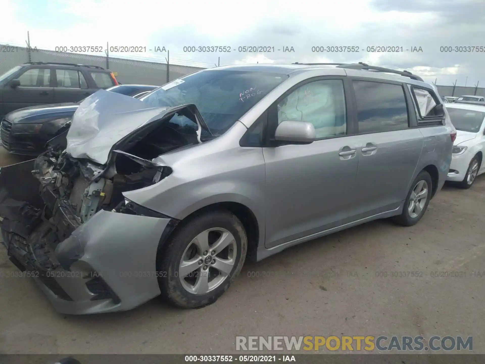 2 Фотография поврежденного автомобиля 5TDKZ3DC2KS004085 TOYOTA SIENNA 2019