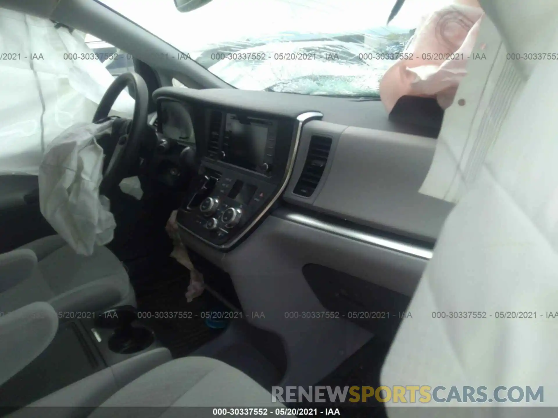 5 Photograph of a damaged car 5TDKZ3DC2KS004085 TOYOTA SIENNA 2019