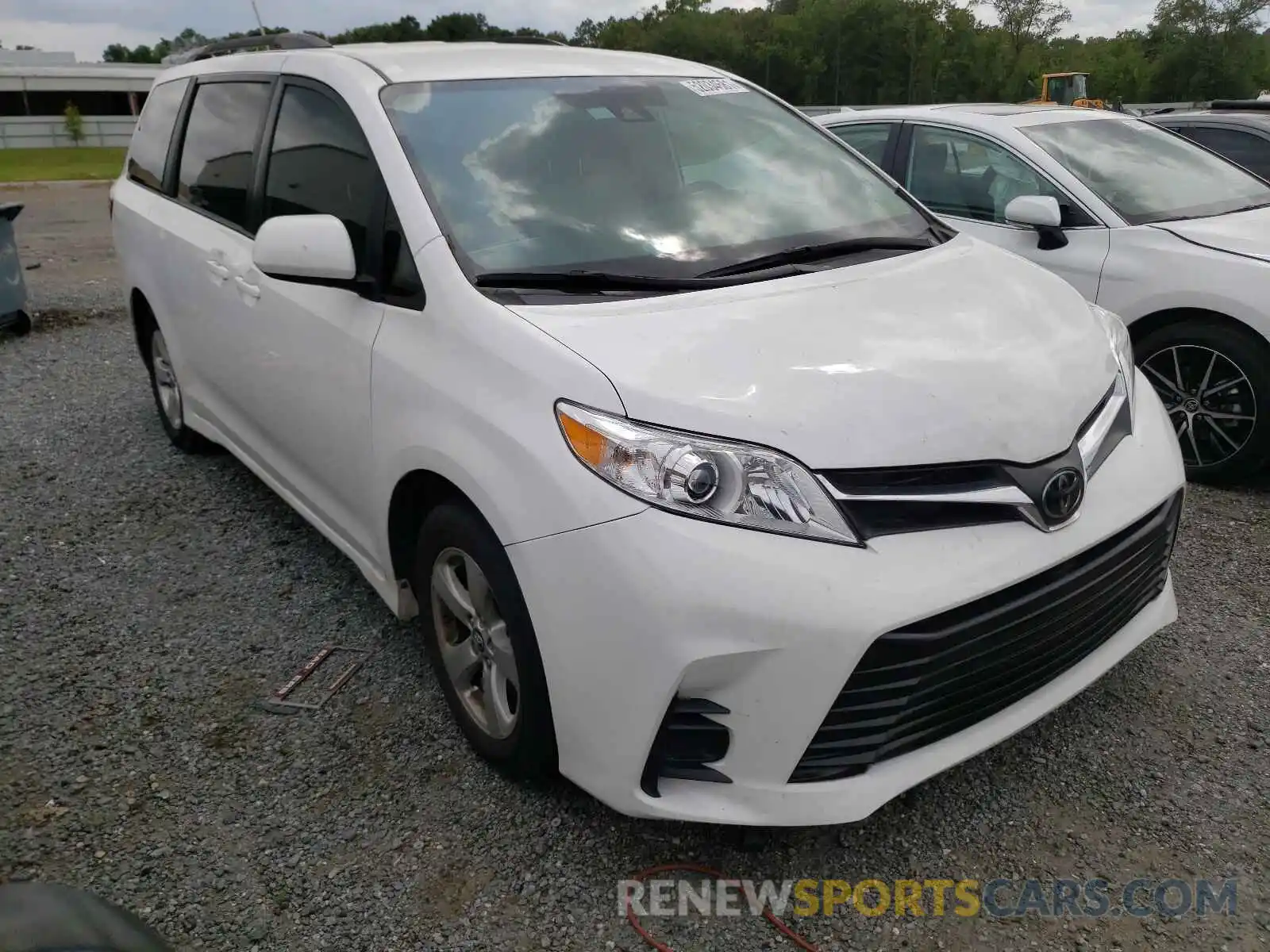 1 Photograph of a damaged car 5TDKZ3DC2KS009495 TOYOTA SIENNA 2019