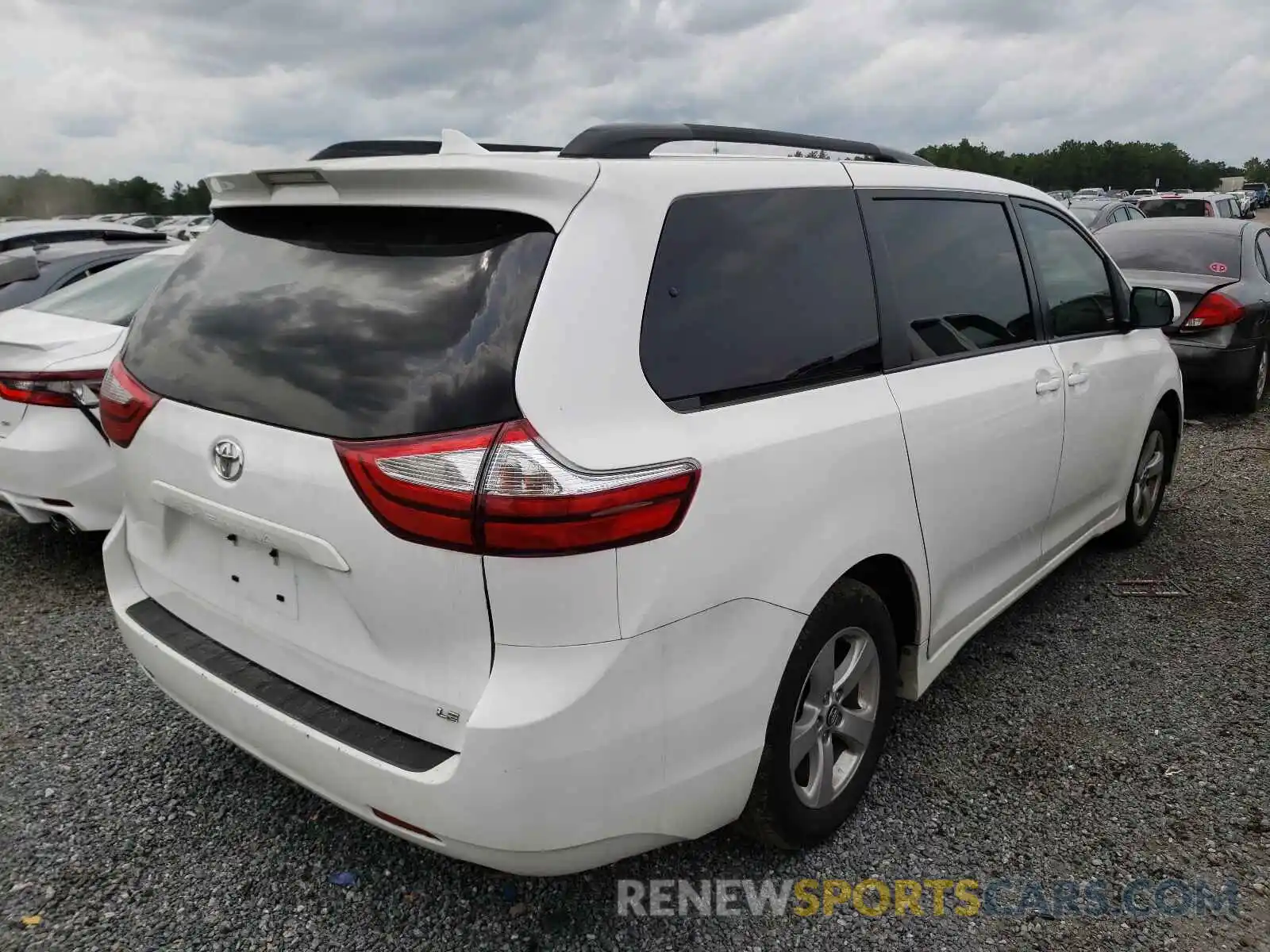 4 Фотография поврежденного автомобиля 5TDKZ3DC2KS009495 TOYOTA SIENNA 2019