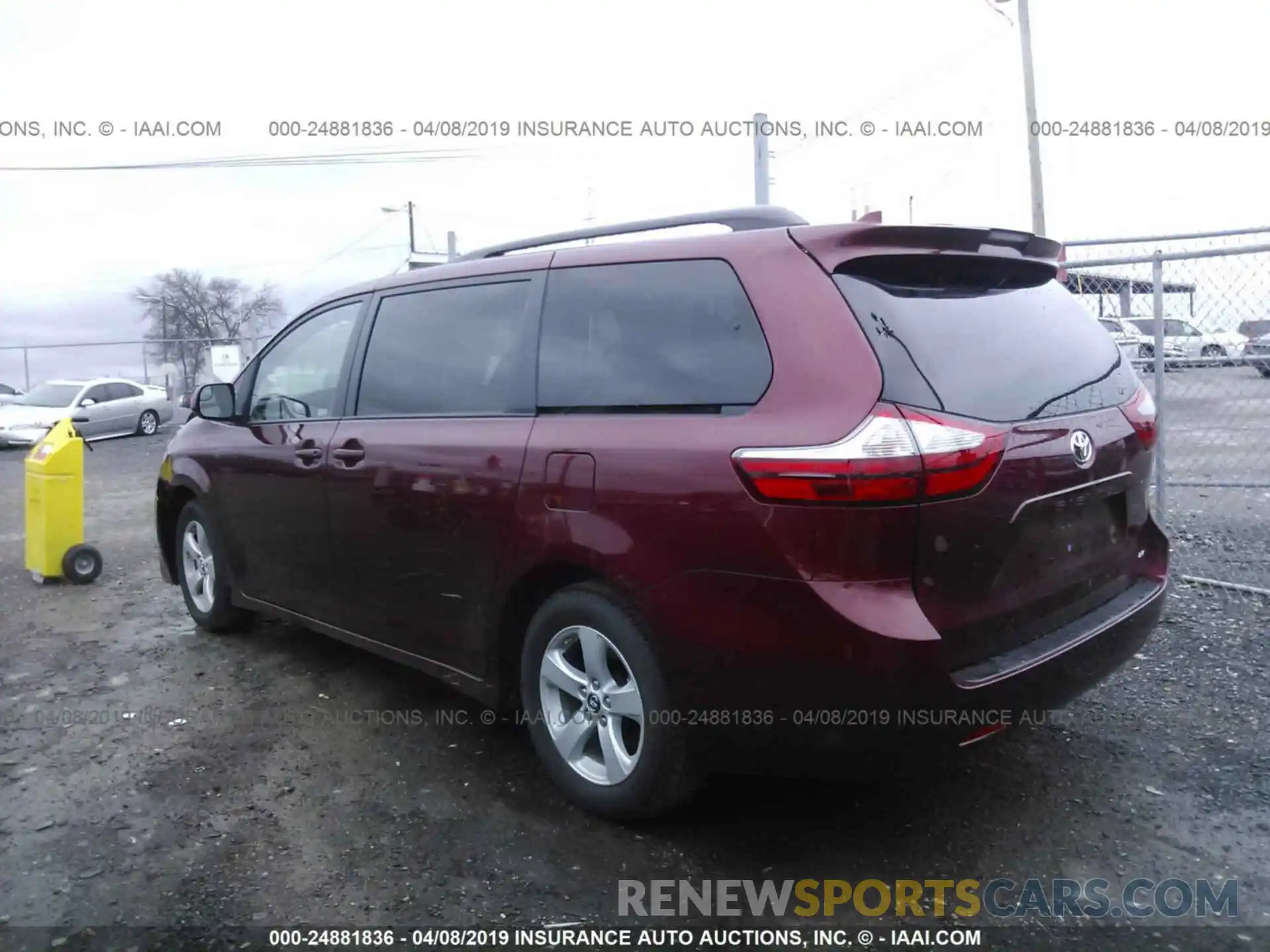 3 Фотография поврежденного автомобиля 5TDKZ3DC2KS012039 TOYOTA SIENNA 2019