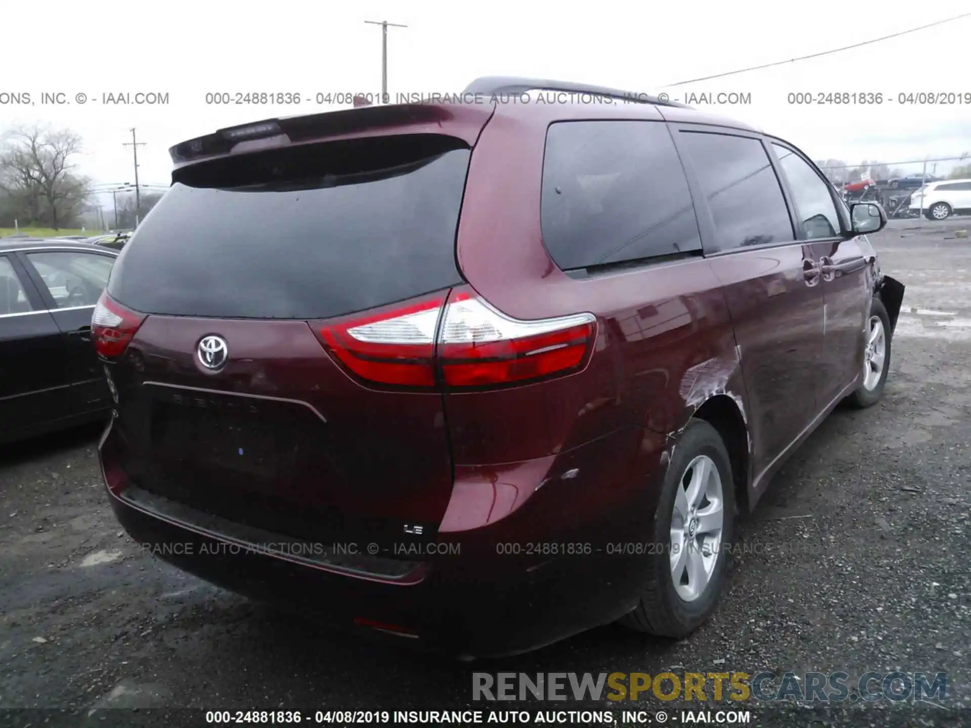 4 Photograph of a damaged car 5TDKZ3DC2KS012039 TOYOTA SIENNA 2019