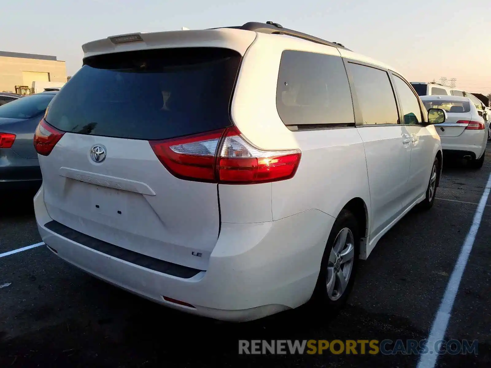 4 Photograph of a damaged car 5TDKZ3DC2KS015278 TOYOTA SIENNA 2019