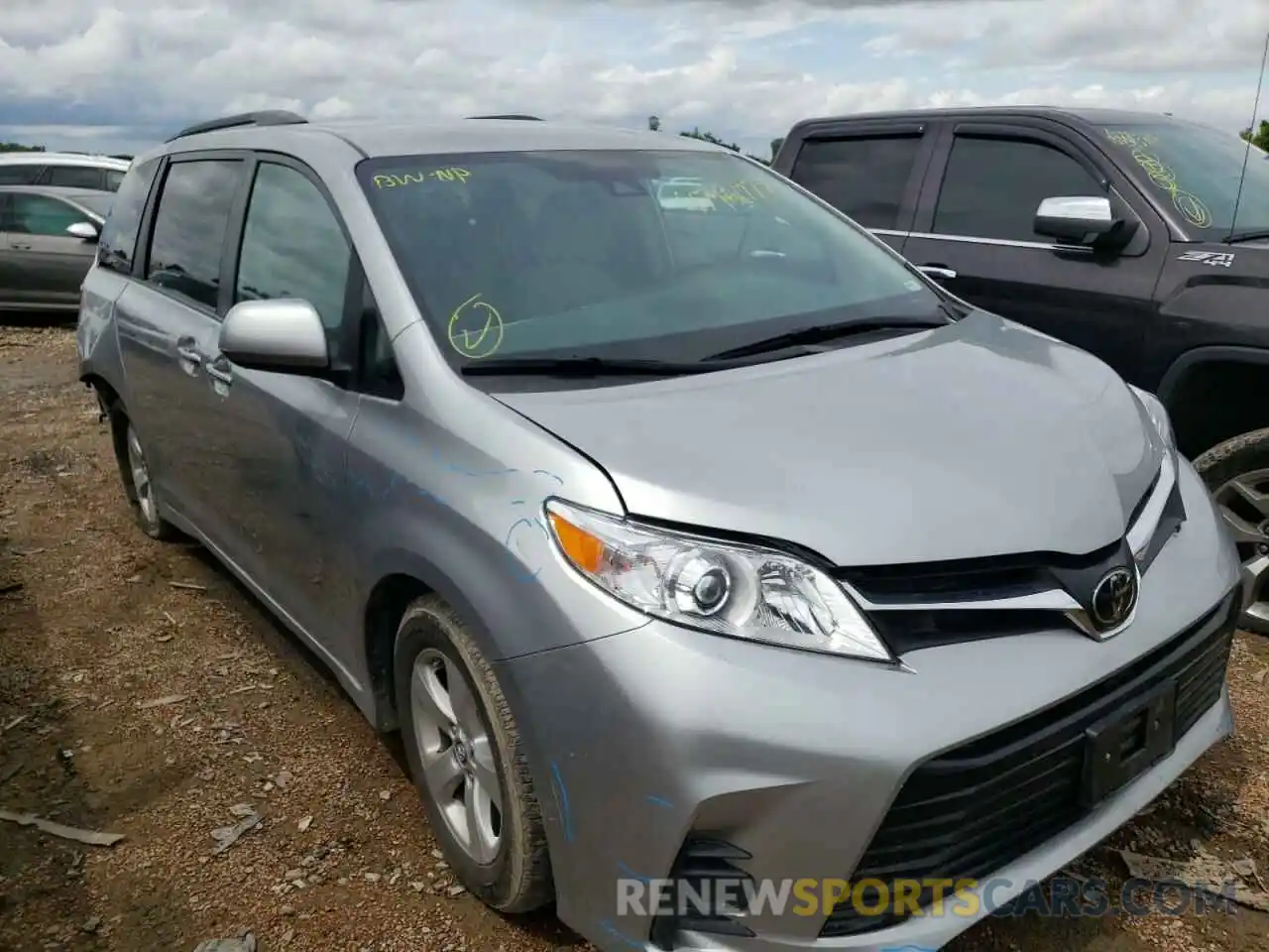 1 Photograph of a damaged car 5TDKZ3DC2KS015622 TOYOTA SIENNA 2019