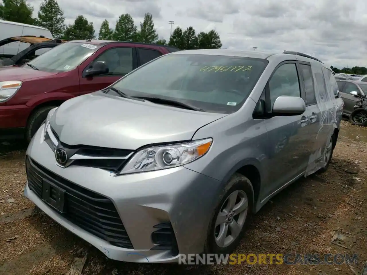 2 Фотография поврежденного автомобиля 5TDKZ3DC2KS015622 TOYOTA SIENNA 2019