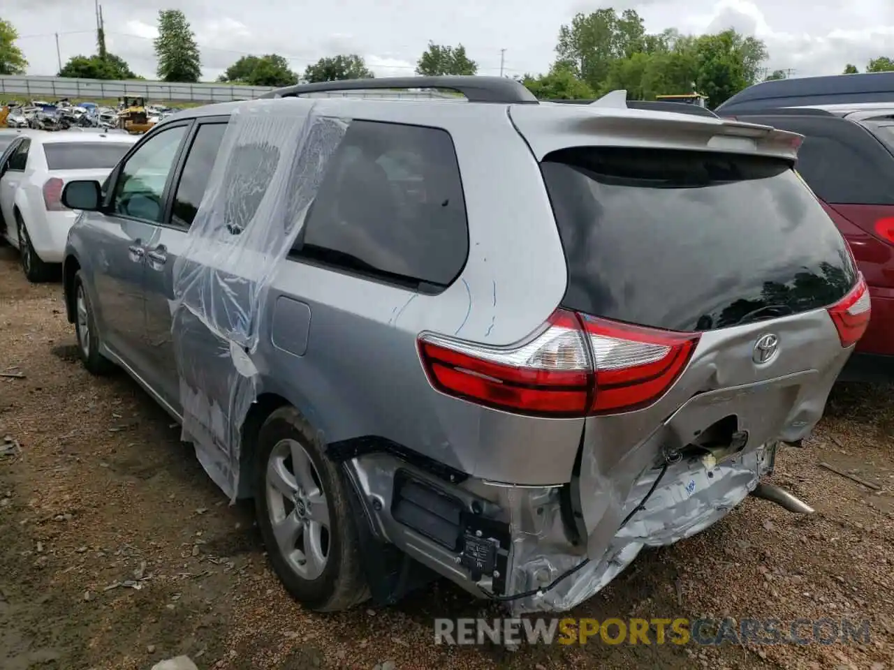 3 Фотография поврежденного автомобиля 5TDKZ3DC2KS015622 TOYOTA SIENNA 2019