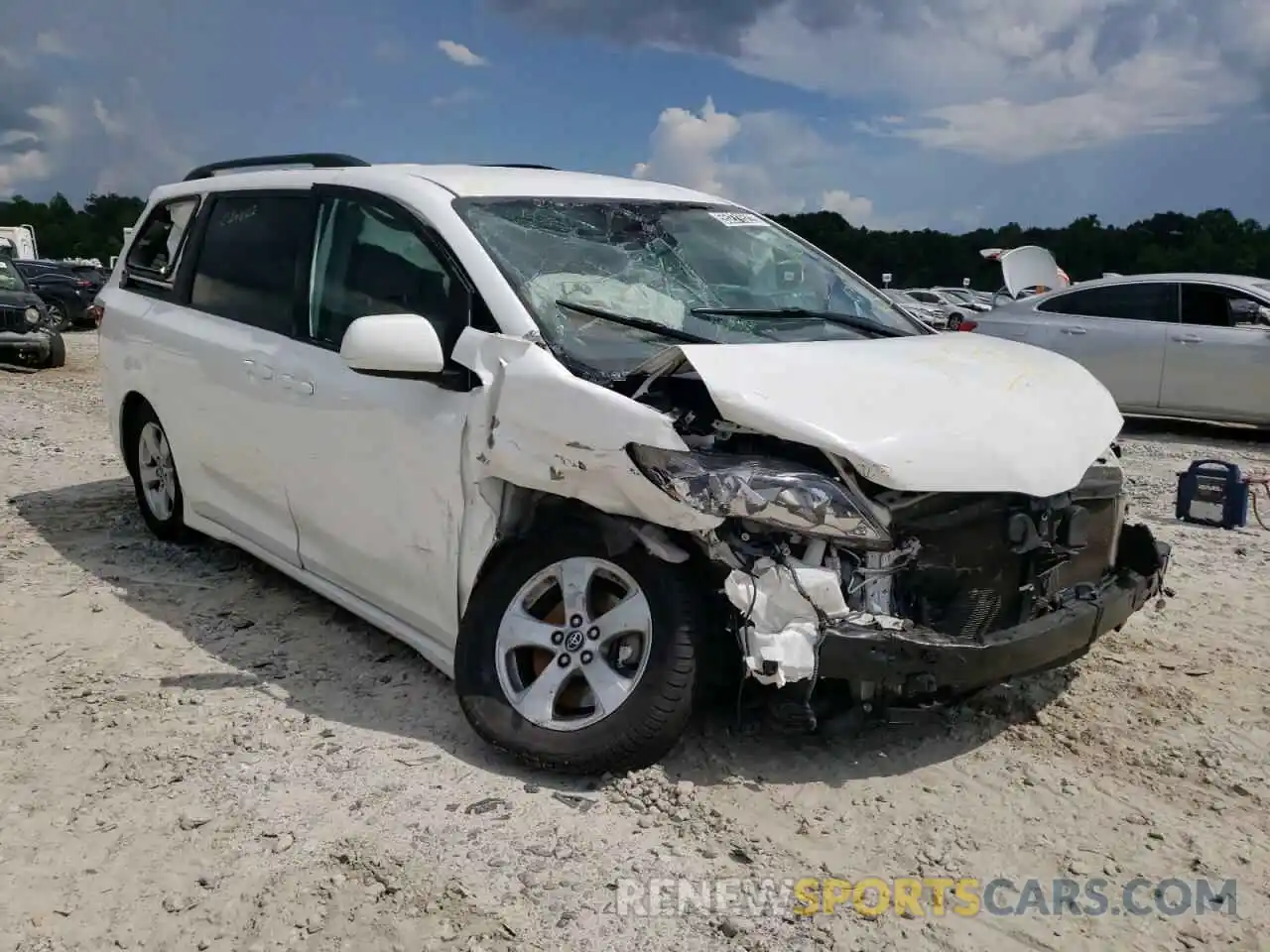 1 Photograph of a damaged car 5TDKZ3DC2KS018293 TOYOTA SIENNA 2019