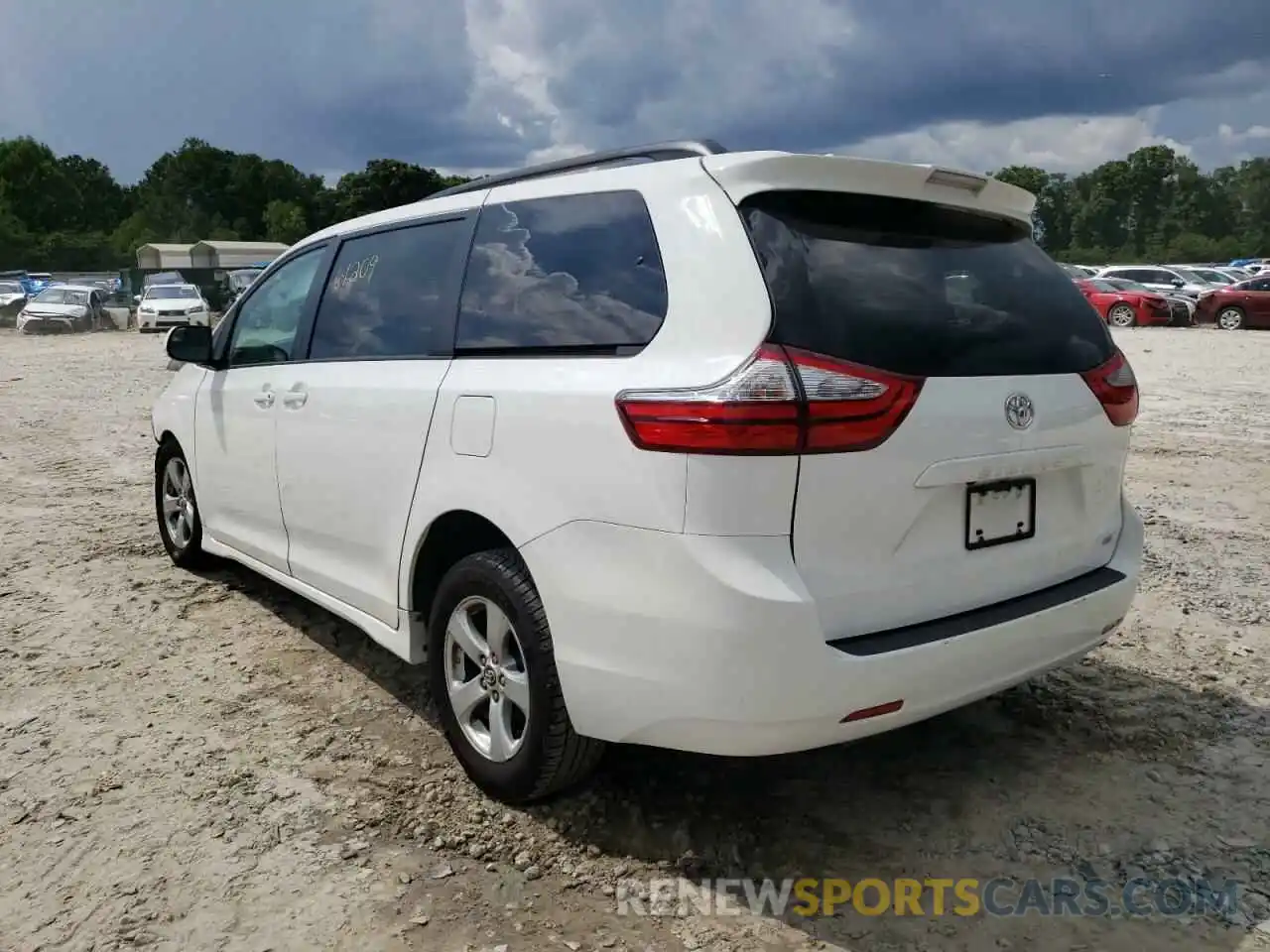 3 Photograph of a damaged car 5TDKZ3DC2KS018293 TOYOTA SIENNA 2019