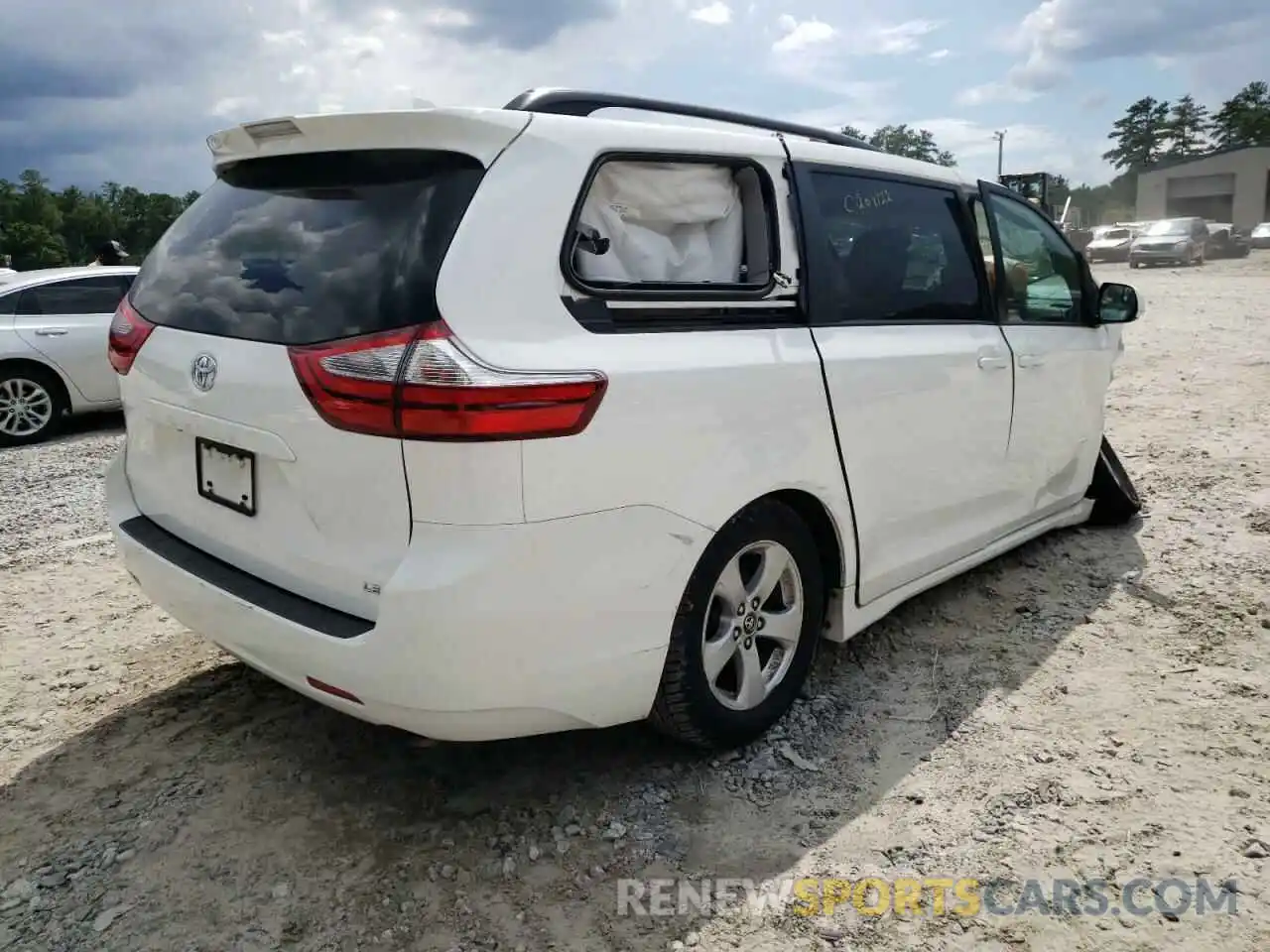 4 Photograph of a damaged car 5TDKZ3DC2KS018293 TOYOTA SIENNA 2019