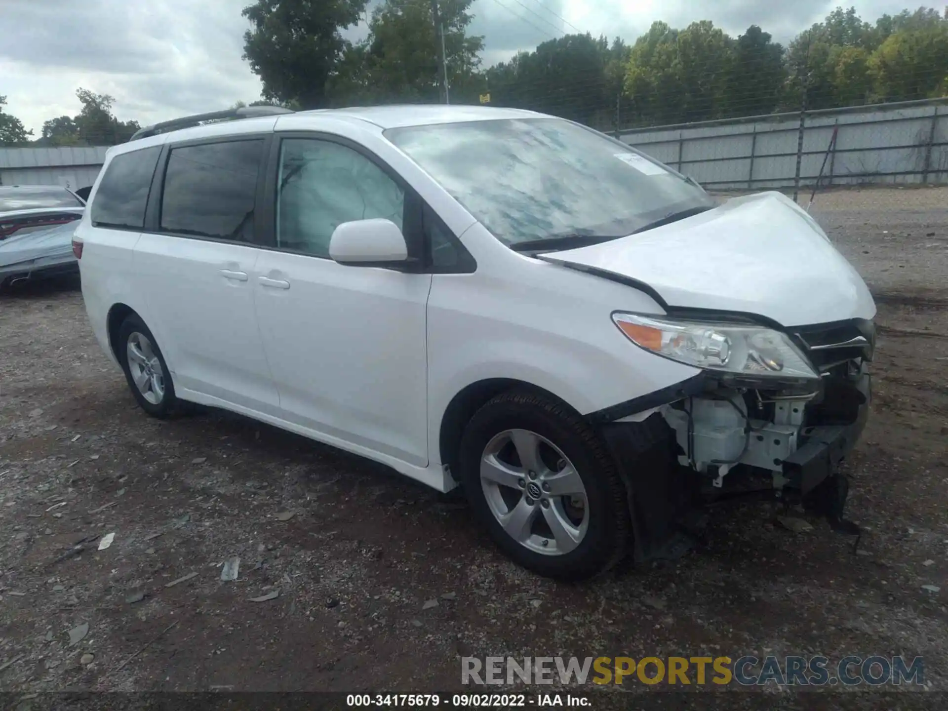 1 Photograph of a damaged car 5TDKZ3DC2KS018598 TOYOTA SIENNA 2019