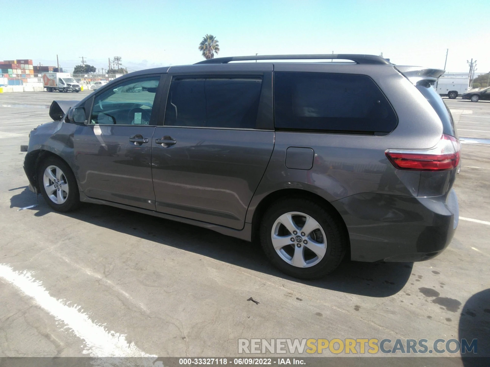 3 Photograph of a damaged car 5TDKZ3DC2KS967598 TOYOTA SIENNA 2019