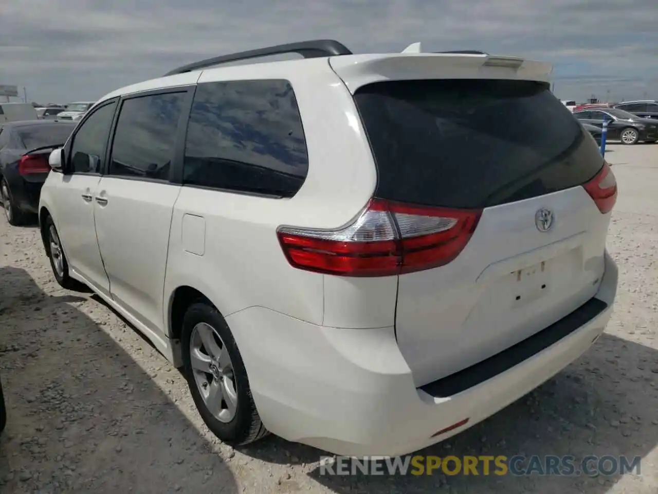 3 Photograph of a damaged car 5TDKZ3DC2KS977760 TOYOTA SIENNA 2019