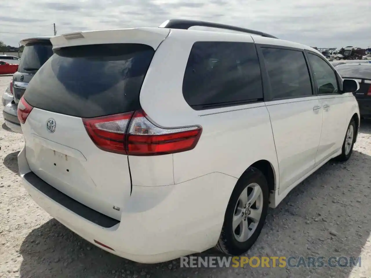 4 Фотография поврежденного автомобиля 5TDKZ3DC2KS977760 TOYOTA SIENNA 2019