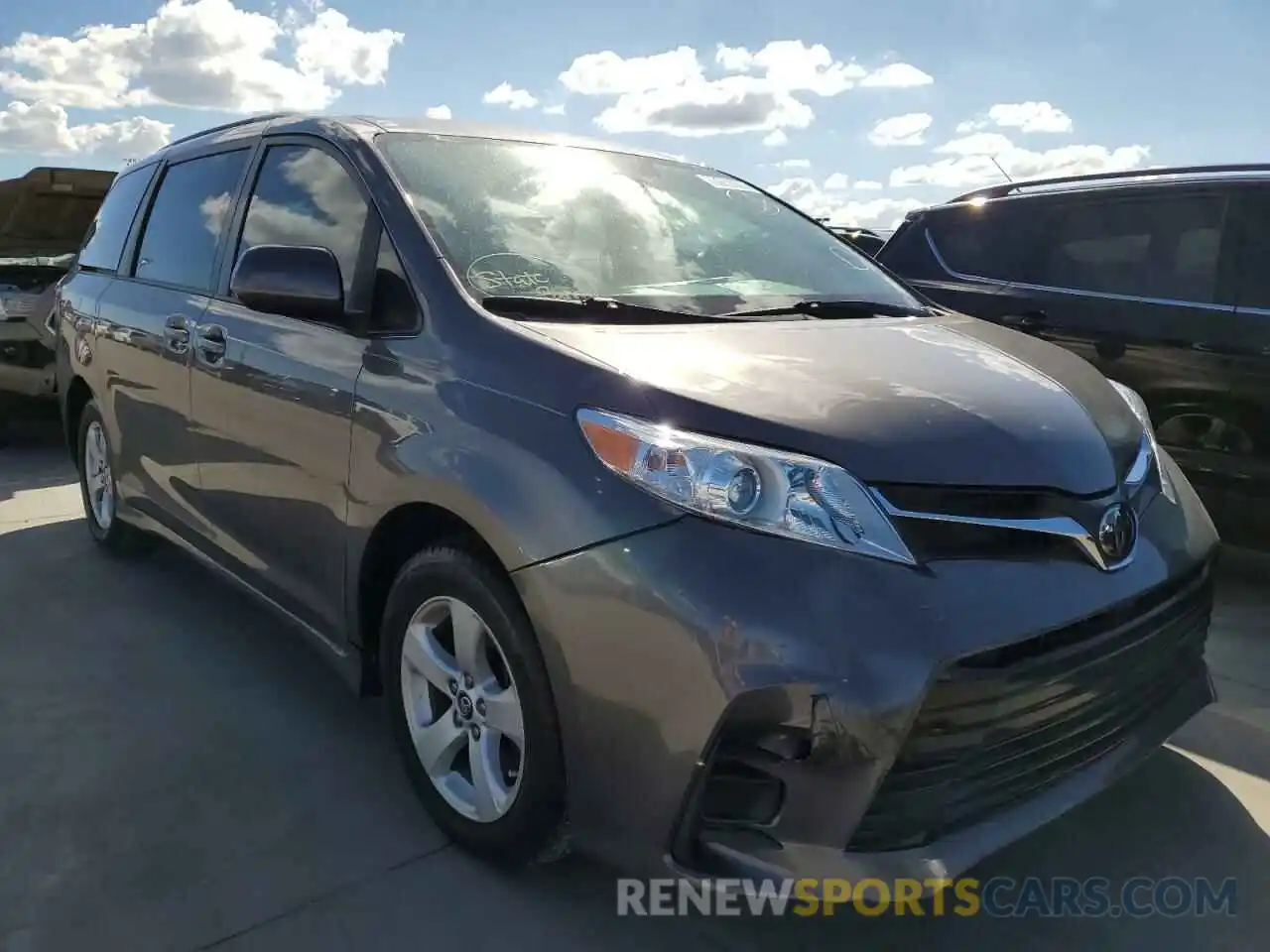 1 Photograph of a damaged car 5TDKZ3DC2KS981209 TOYOTA SIENNA 2019