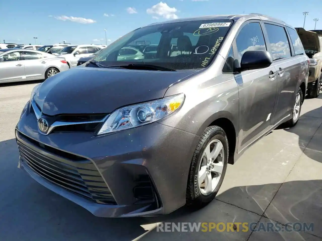 2 Photograph of a damaged car 5TDKZ3DC2KS981209 TOYOTA SIENNA 2019