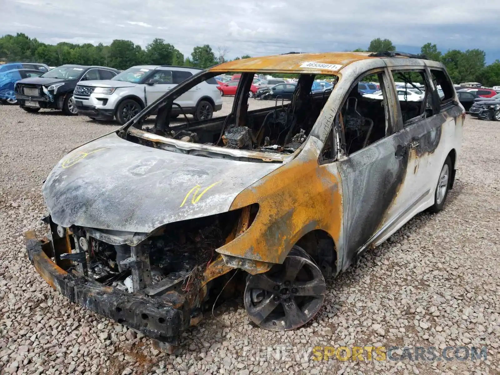 2 Photograph of a damaged car 5TDKZ3DC2KS984742 TOYOTA SIENNA 2019