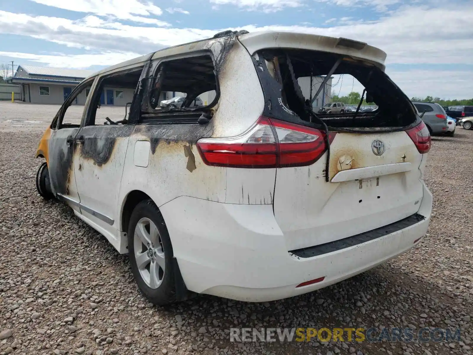 3 Photograph of a damaged car 5TDKZ3DC2KS984742 TOYOTA SIENNA 2019