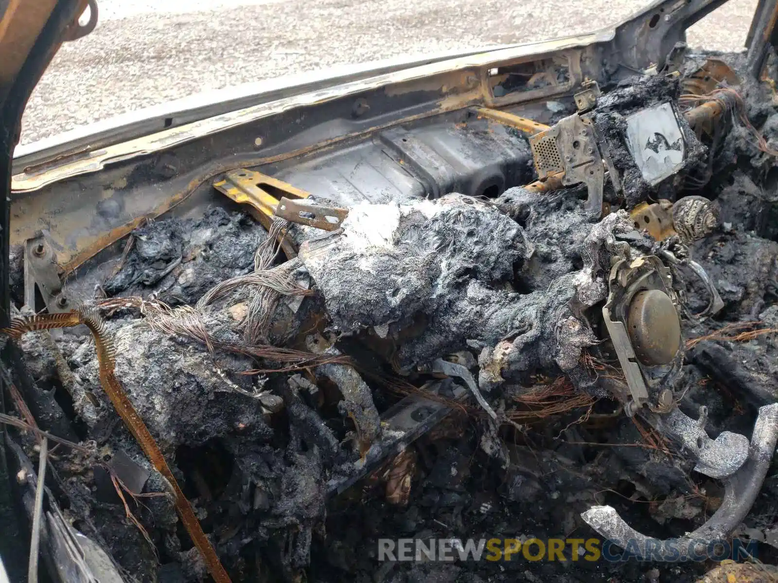 8 Photograph of a damaged car 5TDKZ3DC2KS984742 TOYOTA SIENNA 2019