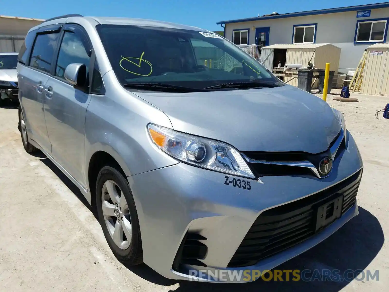 1 Photograph of a damaged car 5TDKZ3DC2KS985423 TOYOTA SIENNA 2019