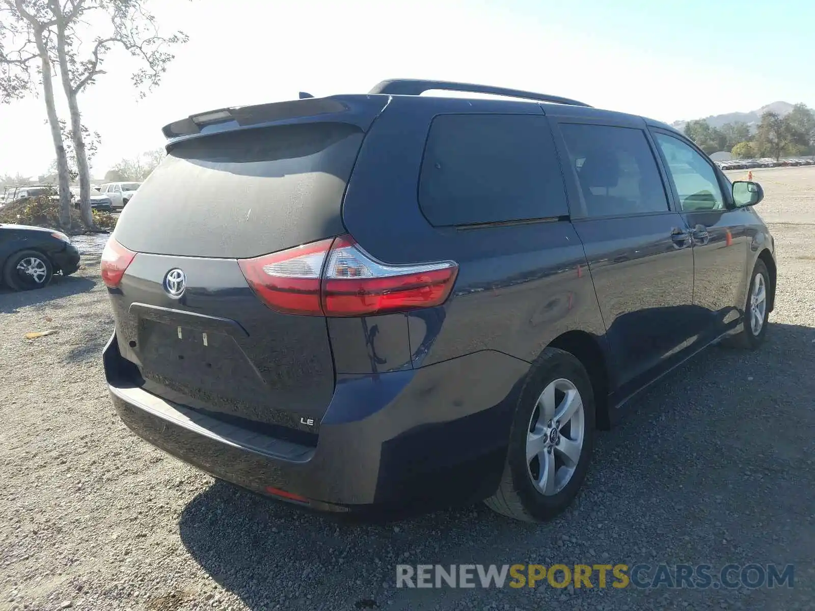 4 Photograph of a damaged car 5TDKZ3DC2KS990217 TOYOTA SIENNA 2019