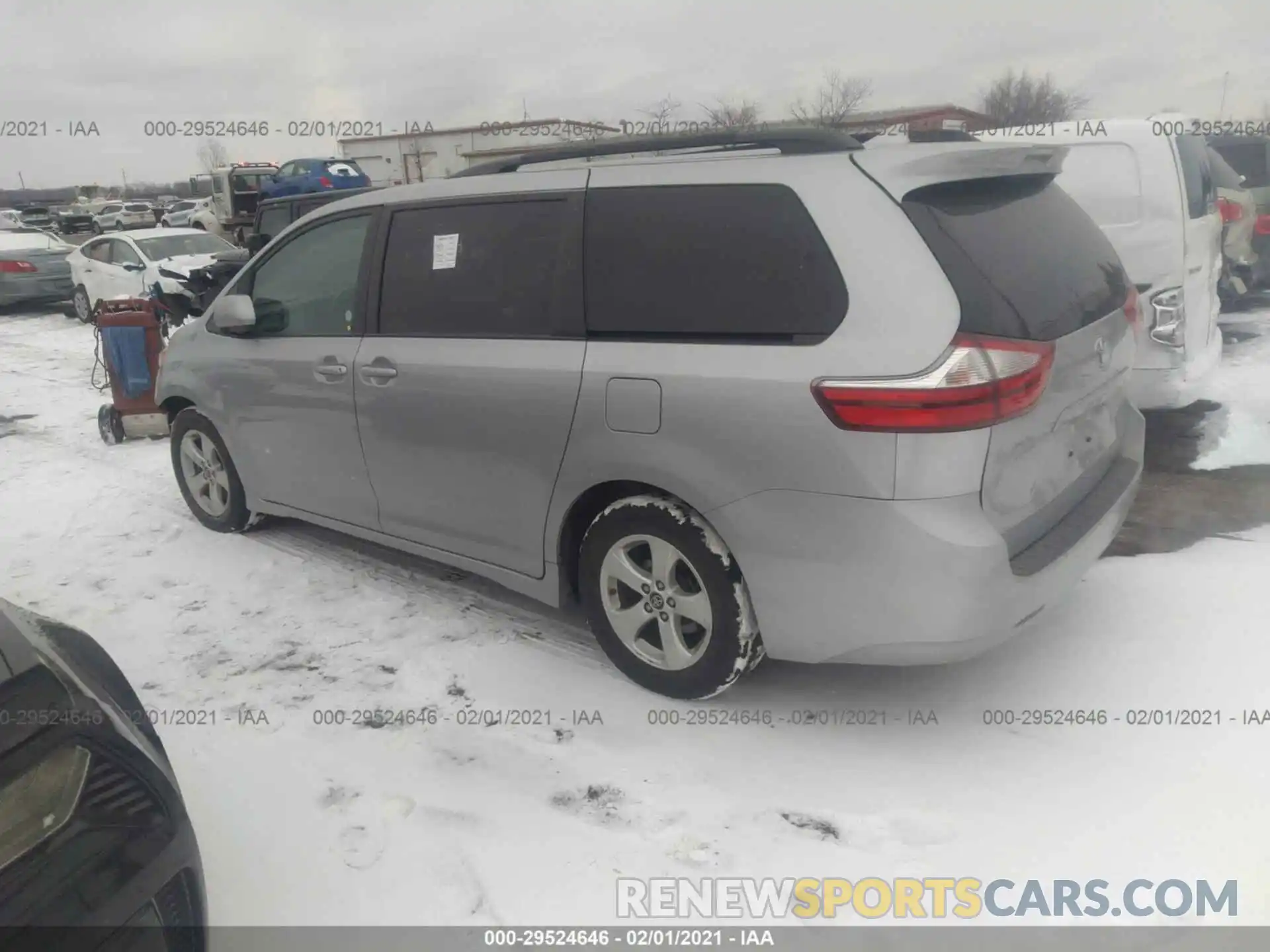 3 Фотография поврежденного автомобиля 5TDKZ3DC2KS991027 TOYOTA SIENNA 2019