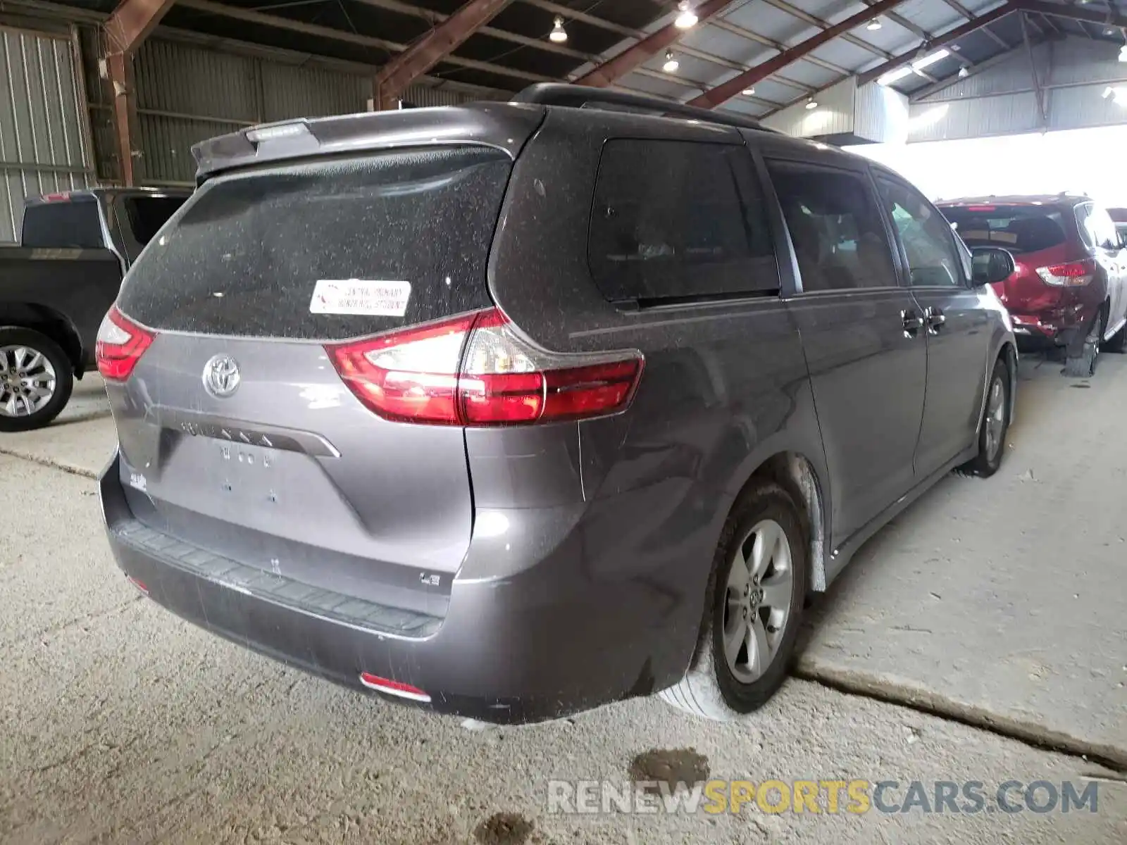 4 Photograph of a damaged car 5TDKZ3DC2KS993862 TOYOTA SIENNA 2019