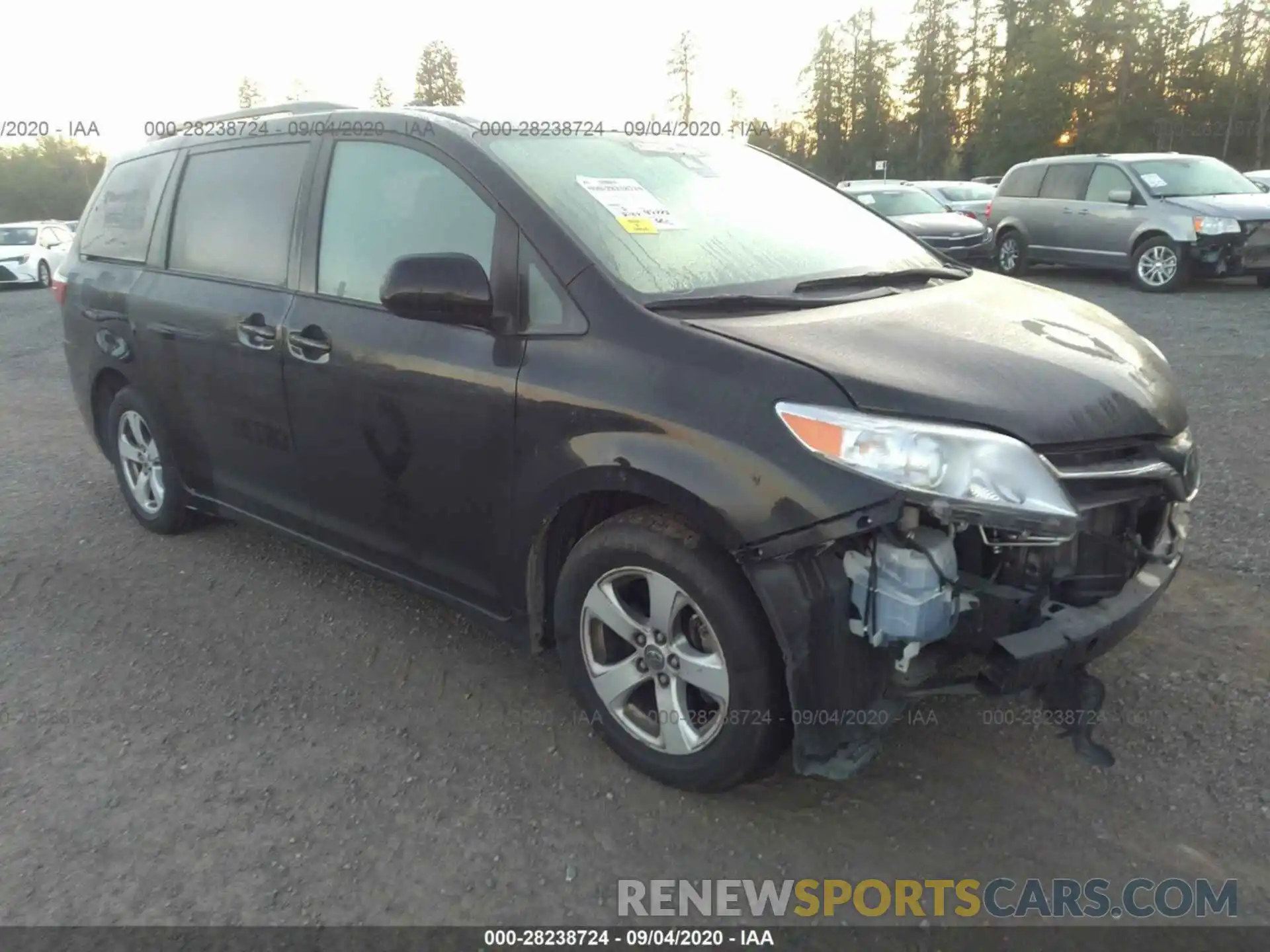 1 Photograph of a damaged car 5TDKZ3DC2KS996518 TOYOTA SIENNA 2019