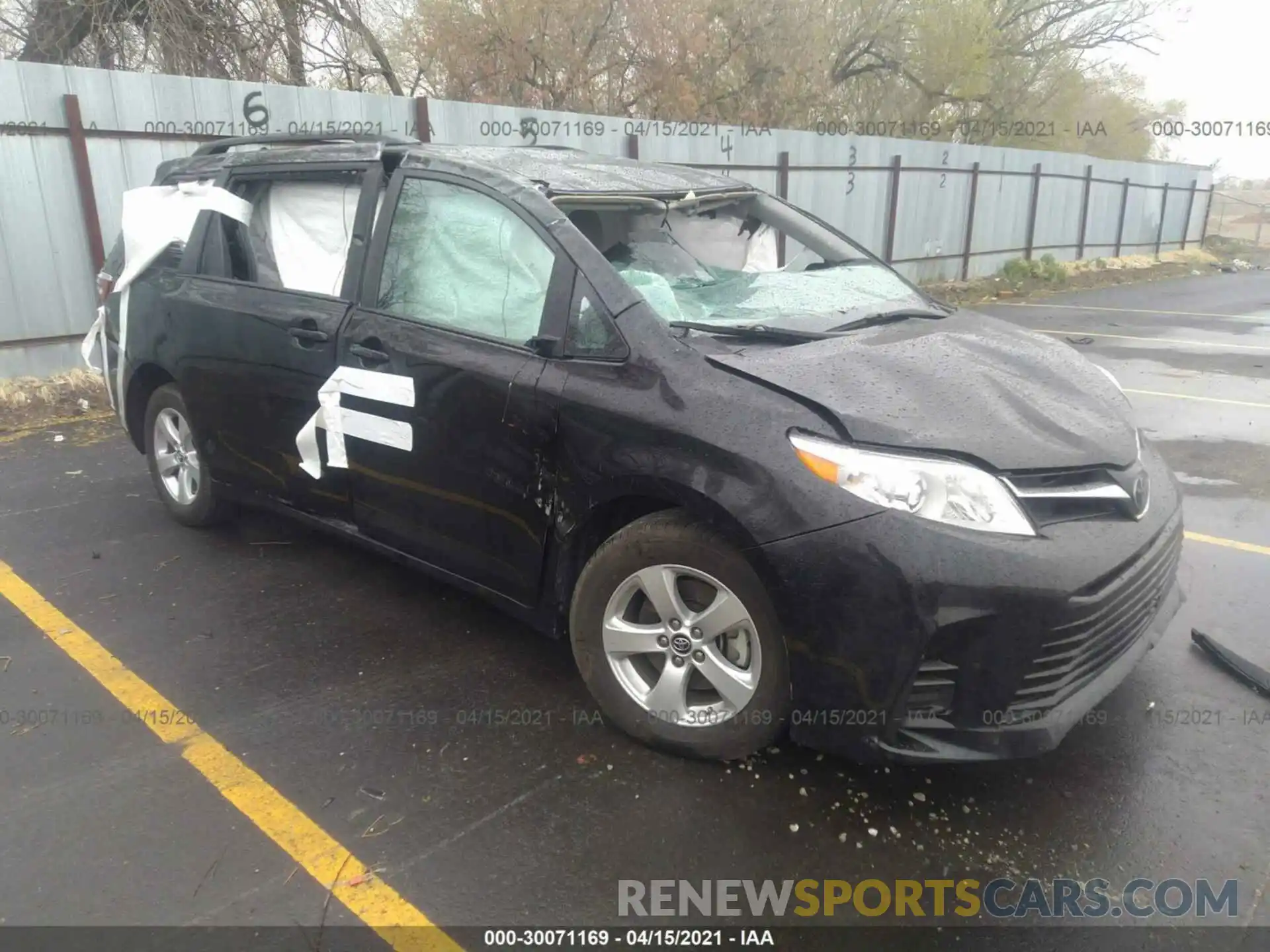 1 Photograph of a damaged car 5TDKZ3DC3KS003365 TOYOTA SIENNA 2019