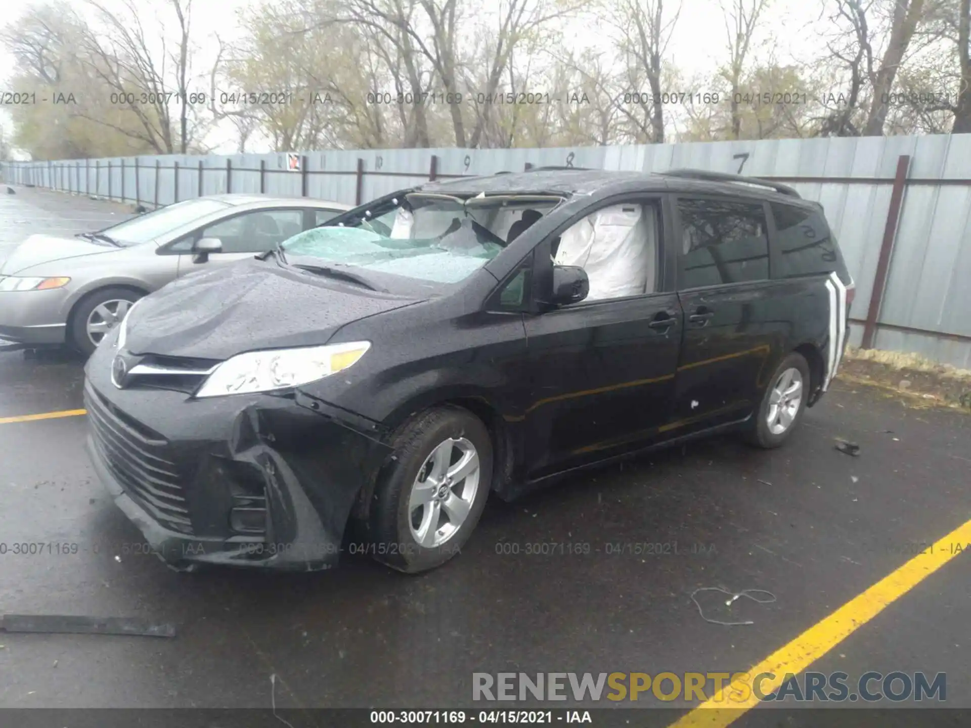 2 Фотография поврежденного автомобиля 5TDKZ3DC3KS003365 TOYOTA SIENNA 2019