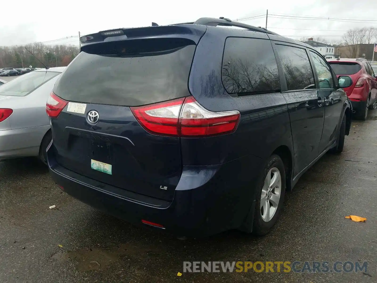 4 Photograph of a damaged car 5TDKZ3DC3KS006413 TOYOTA SIENNA 2019