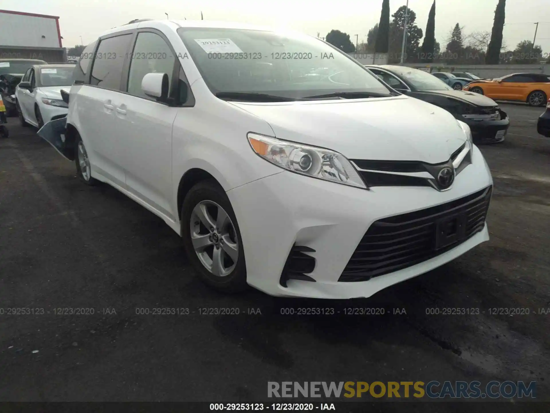 1 Photograph of a damaged car 5TDKZ3DC3KS007853 TOYOTA SIENNA 2019