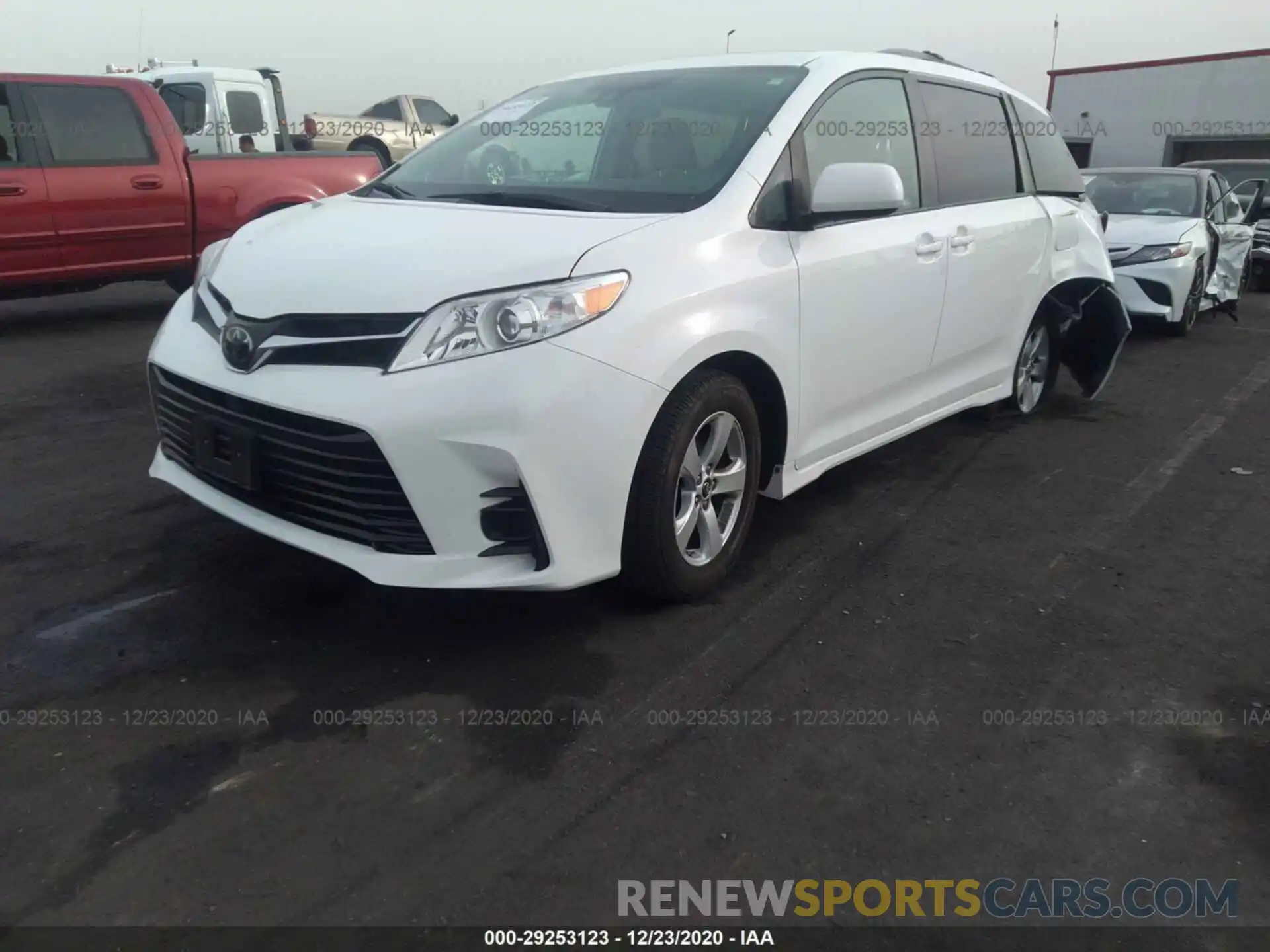 2 Фотография поврежденного автомобиля 5TDKZ3DC3KS007853 TOYOTA SIENNA 2019