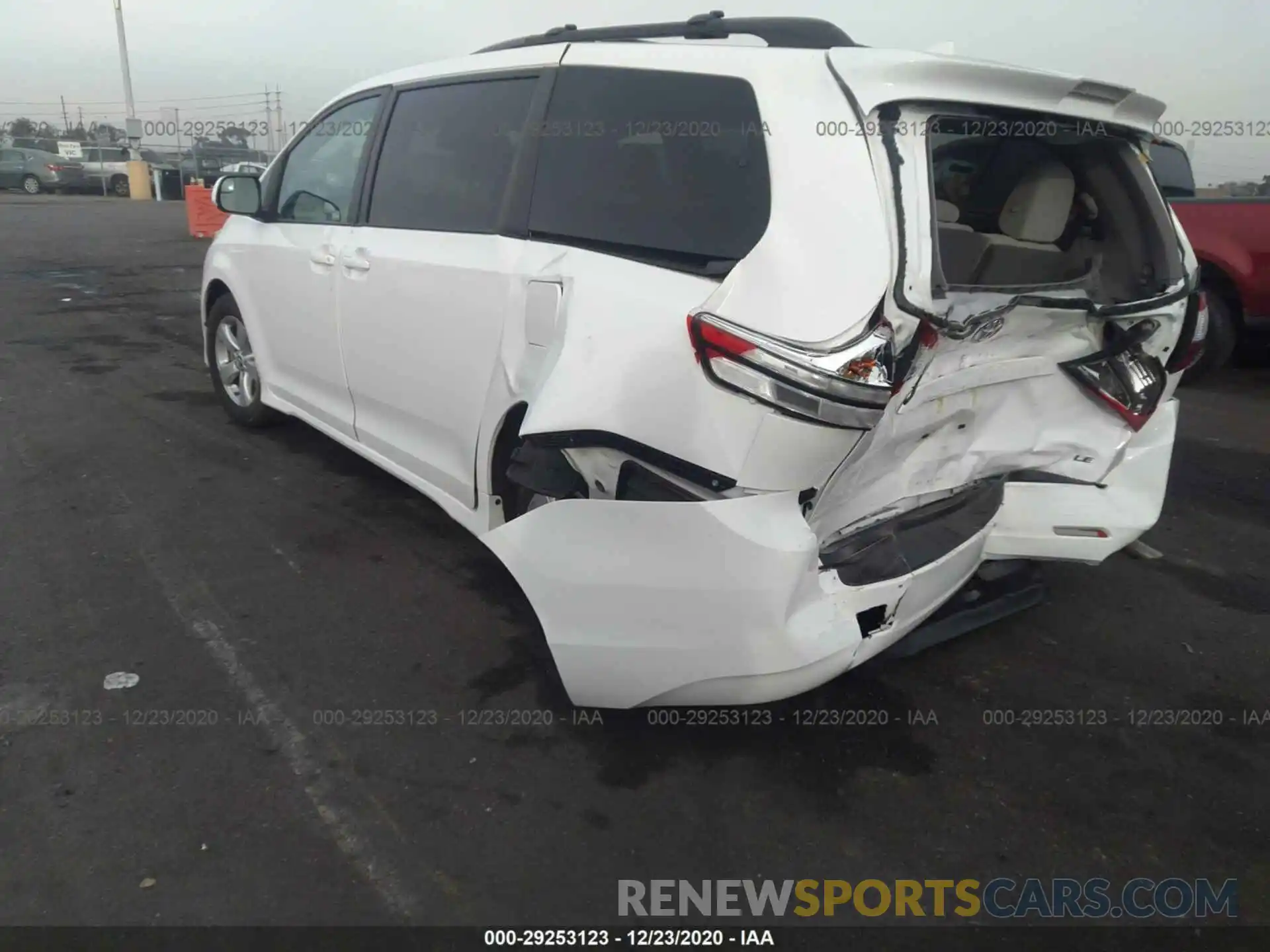 3 Photograph of a damaged car 5TDKZ3DC3KS007853 TOYOTA SIENNA 2019