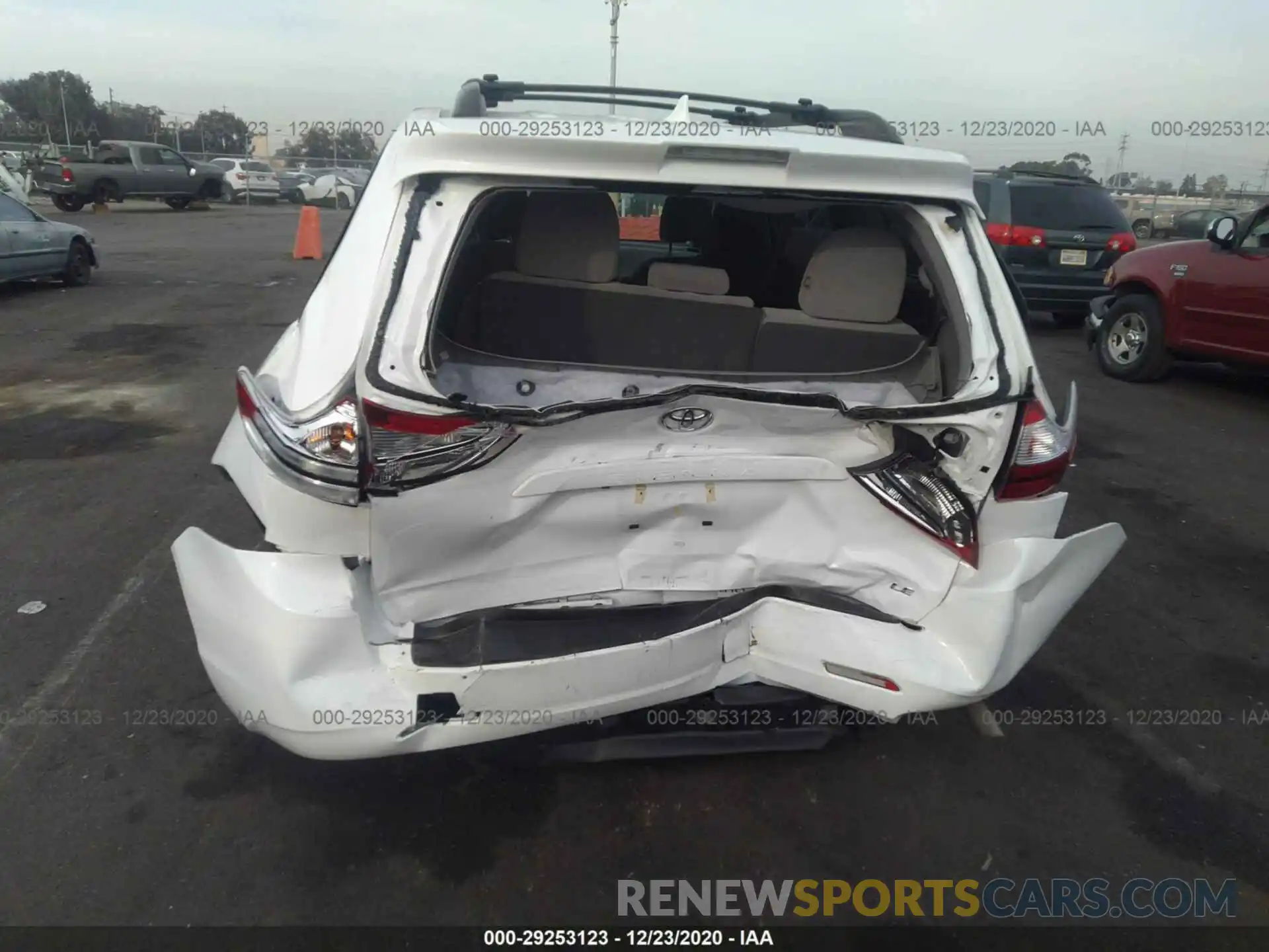 6 Photograph of a damaged car 5TDKZ3DC3KS007853 TOYOTA SIENNA 2019