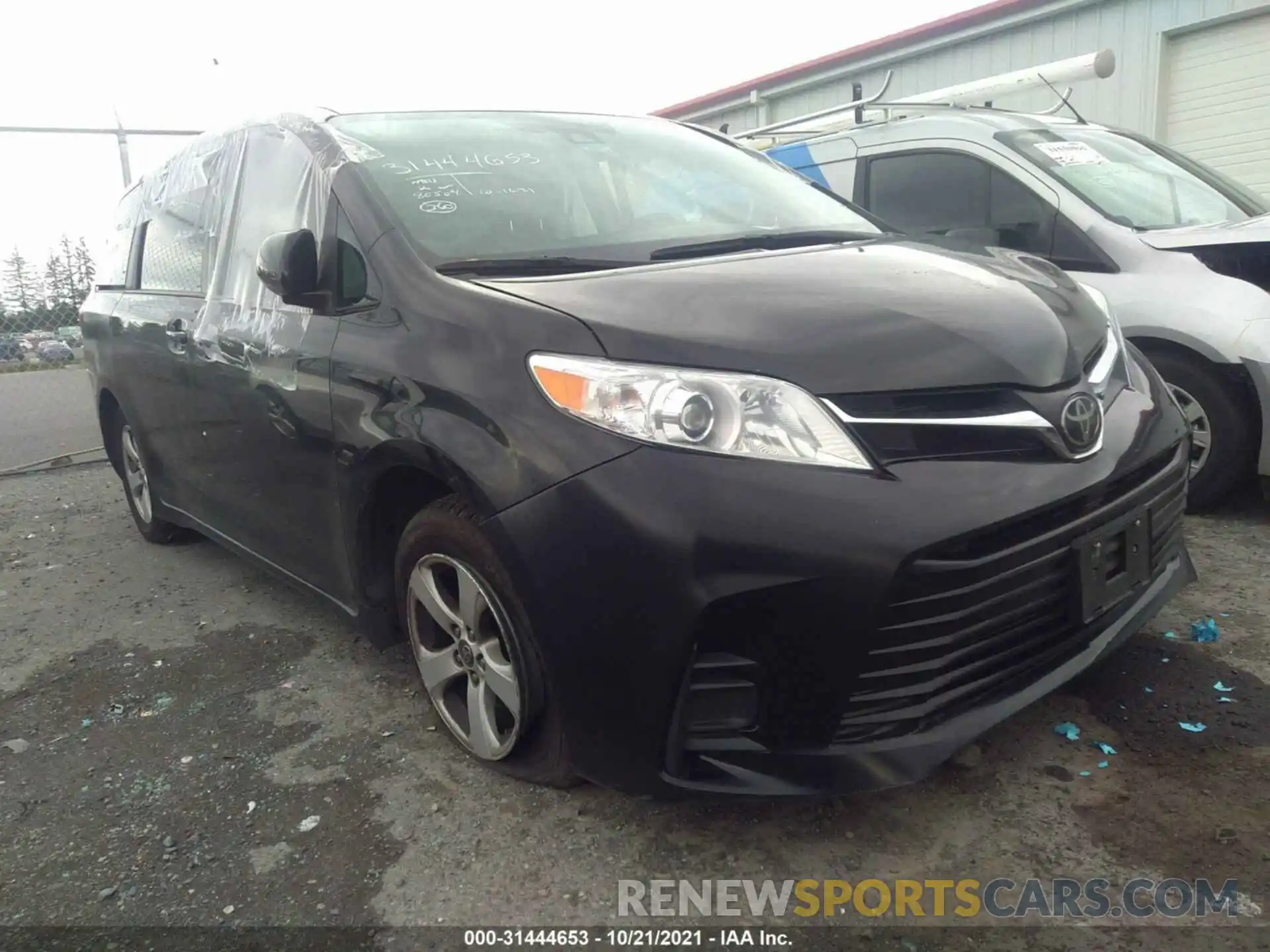 1 Фотография поврежденного автомобиля 5TDKZ3DC3KS010090 TOYOTA SIENNA 2019